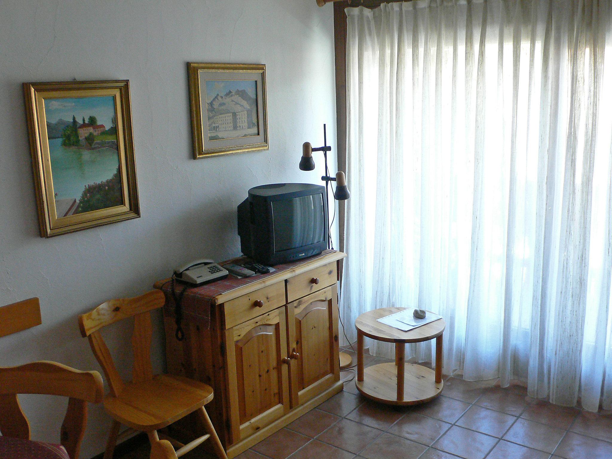 Photo 2 - 1 bedroom Apartment in Silvaplana with garden and mountain view