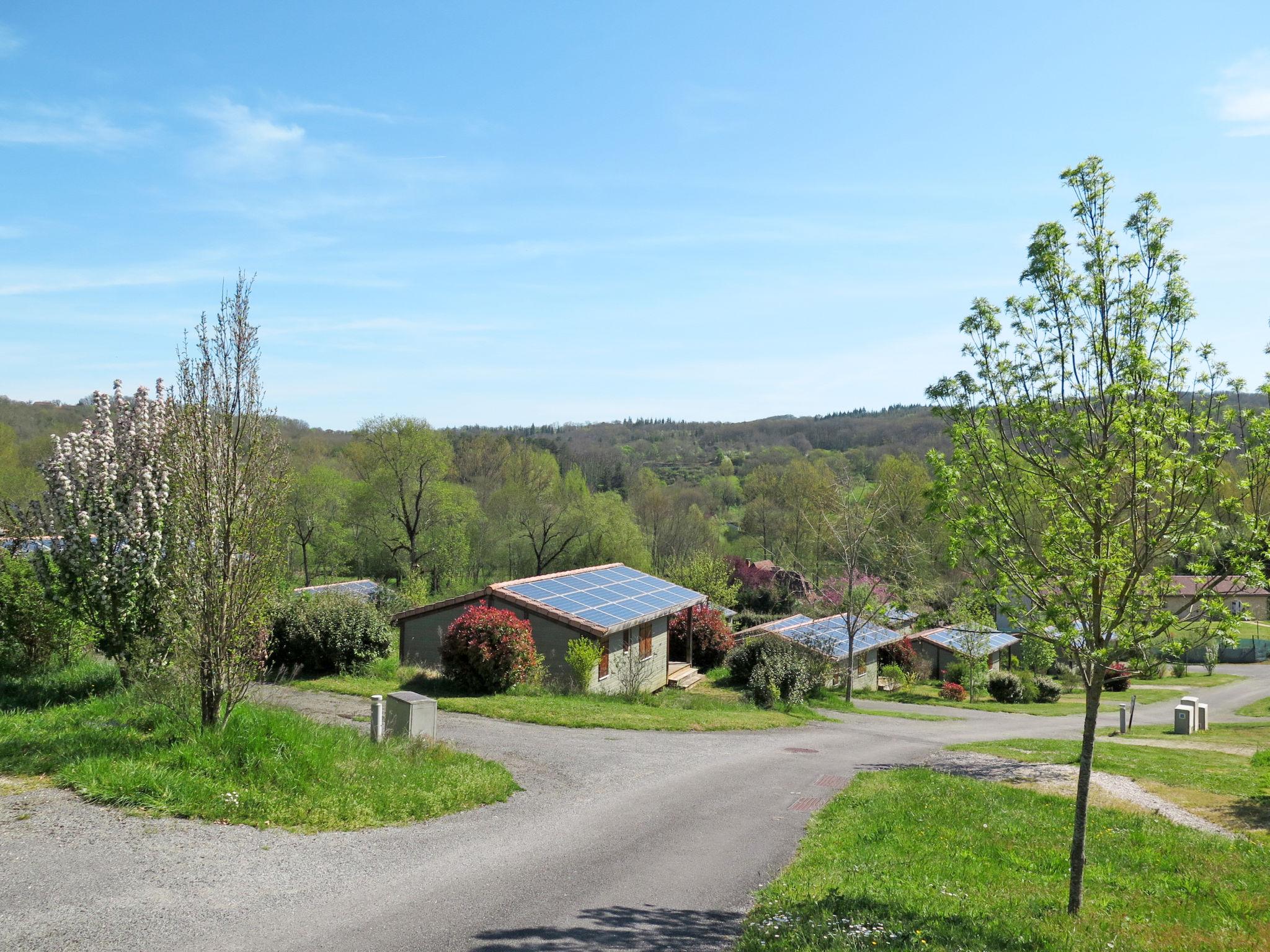 Foto 10 - Haus mit 2 Schlafzimmern in Marminiac mit schwimmbad und terrasse