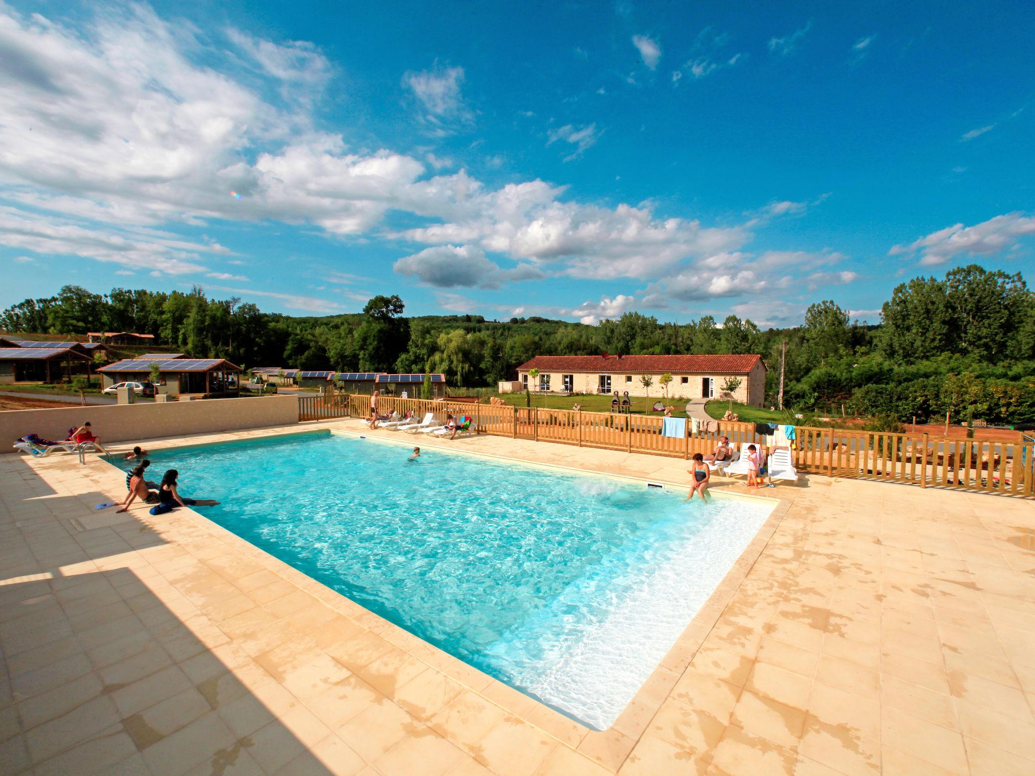 Foto 1 - Casa de 2 quartos em Marminiac com piscina e terraço