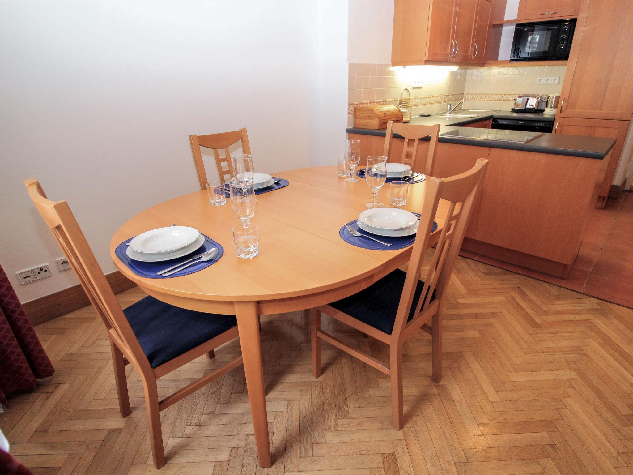Foto 4 - Apartment mit 1 Schlafzimmer in Prag