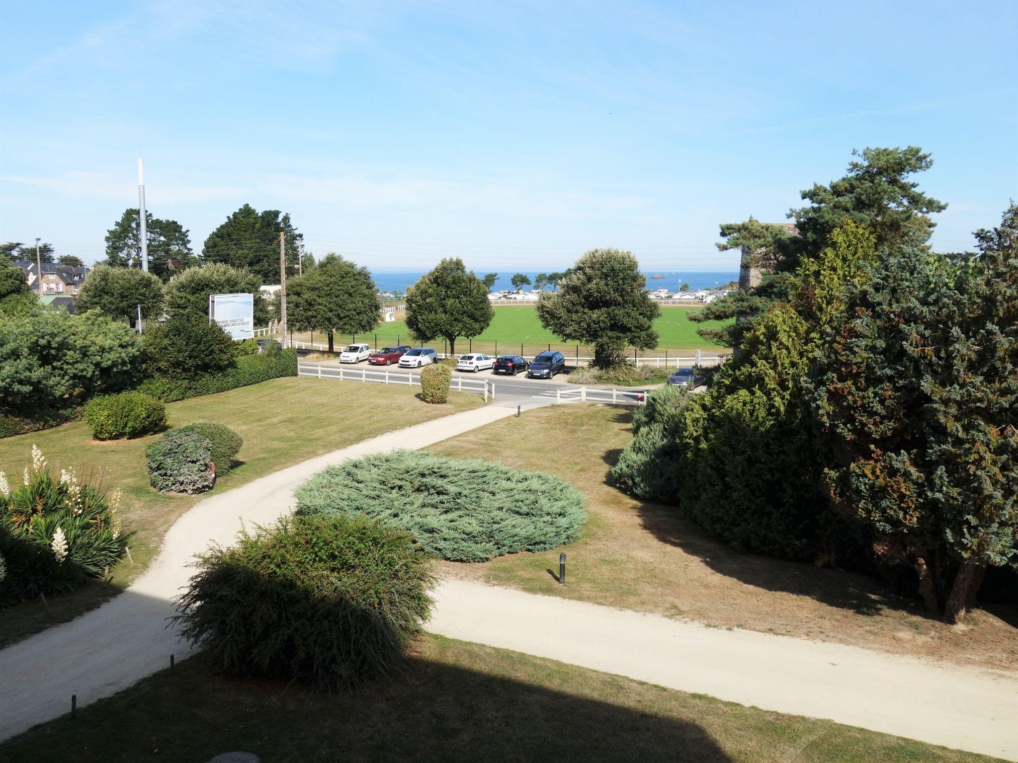 Foto 13 - Apartamento de 1 quarto em Dinard com vistas do mar