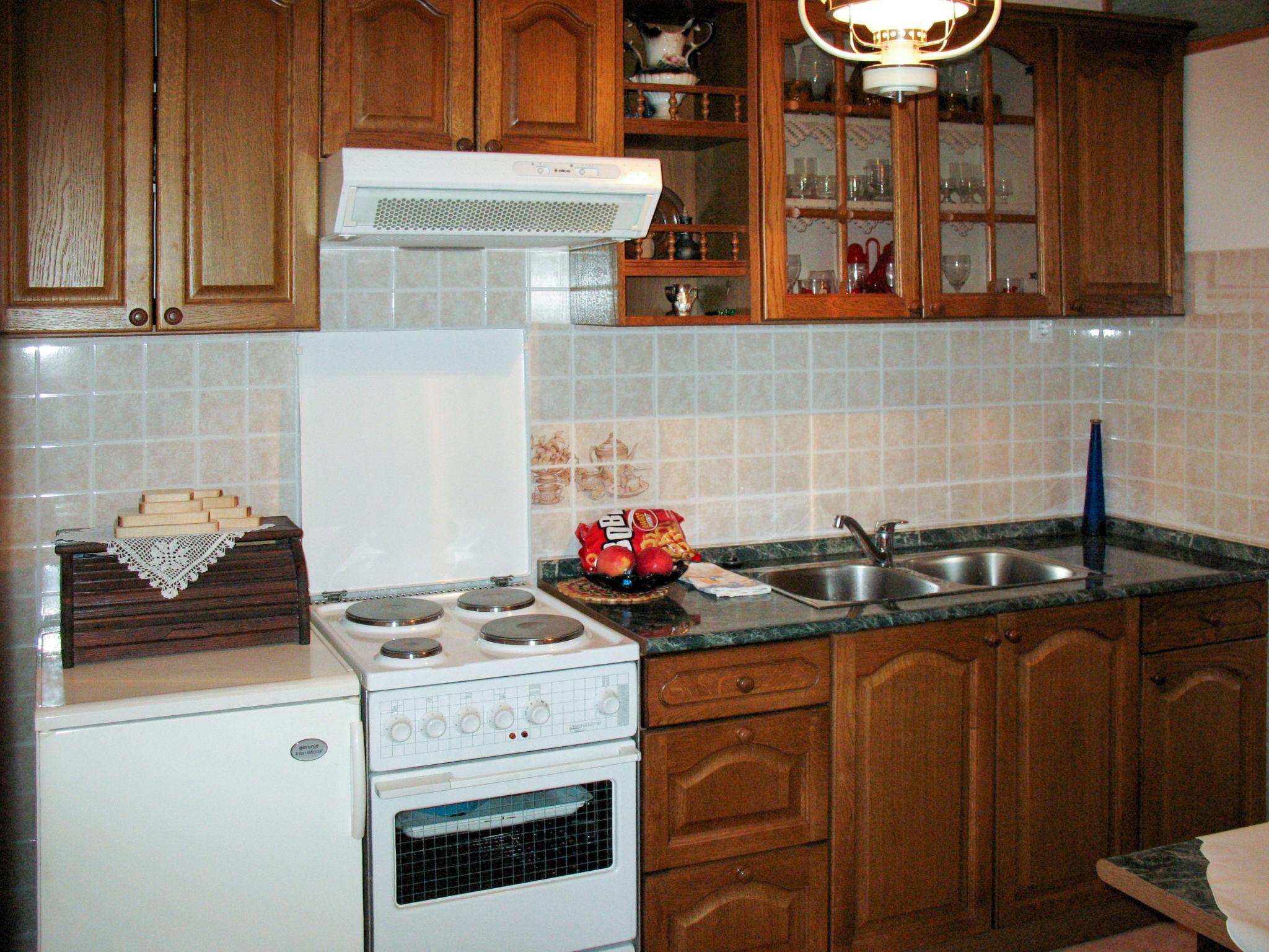 Photo 8 - 1 bedroom Apartment in Novi Vinodolski with garden and terrace