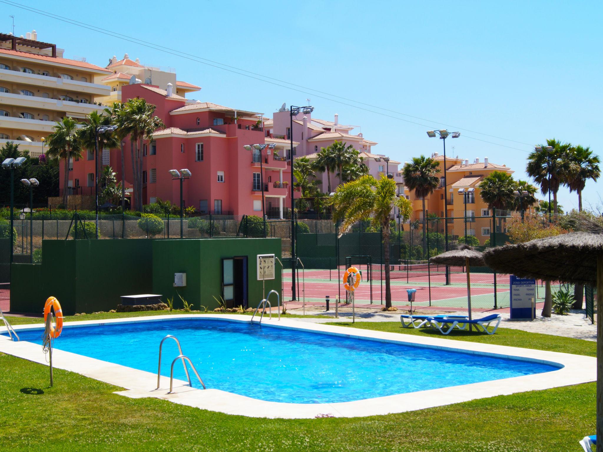 Foto 23 - Appartamento con 2 camere da letto a Mijas con piscina e vista mare