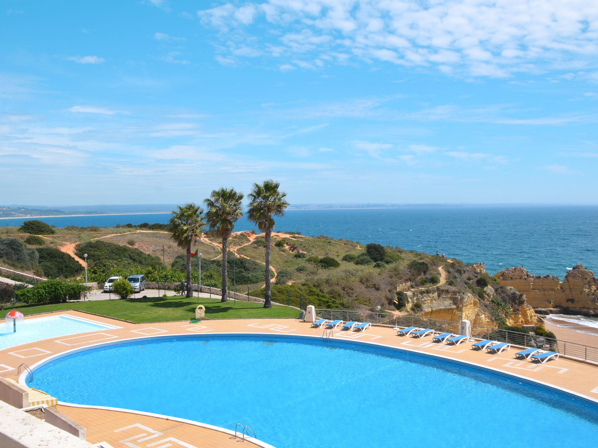 Photo 2 - Appartement de 2 chambres à Lagos avec piscine et vues à la mer