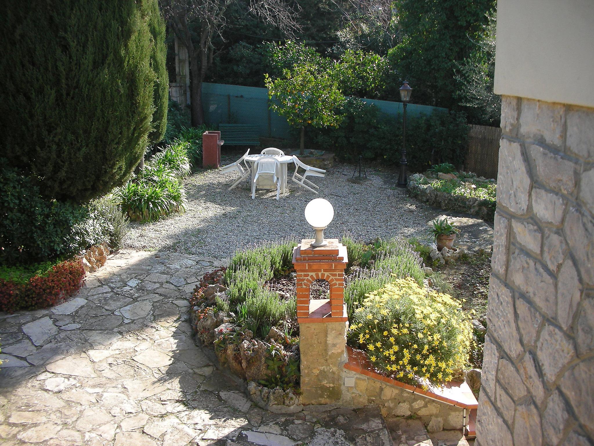 Photo 2 - Appartement de 2 chambres à Cannes avec jardin et vues à la mer