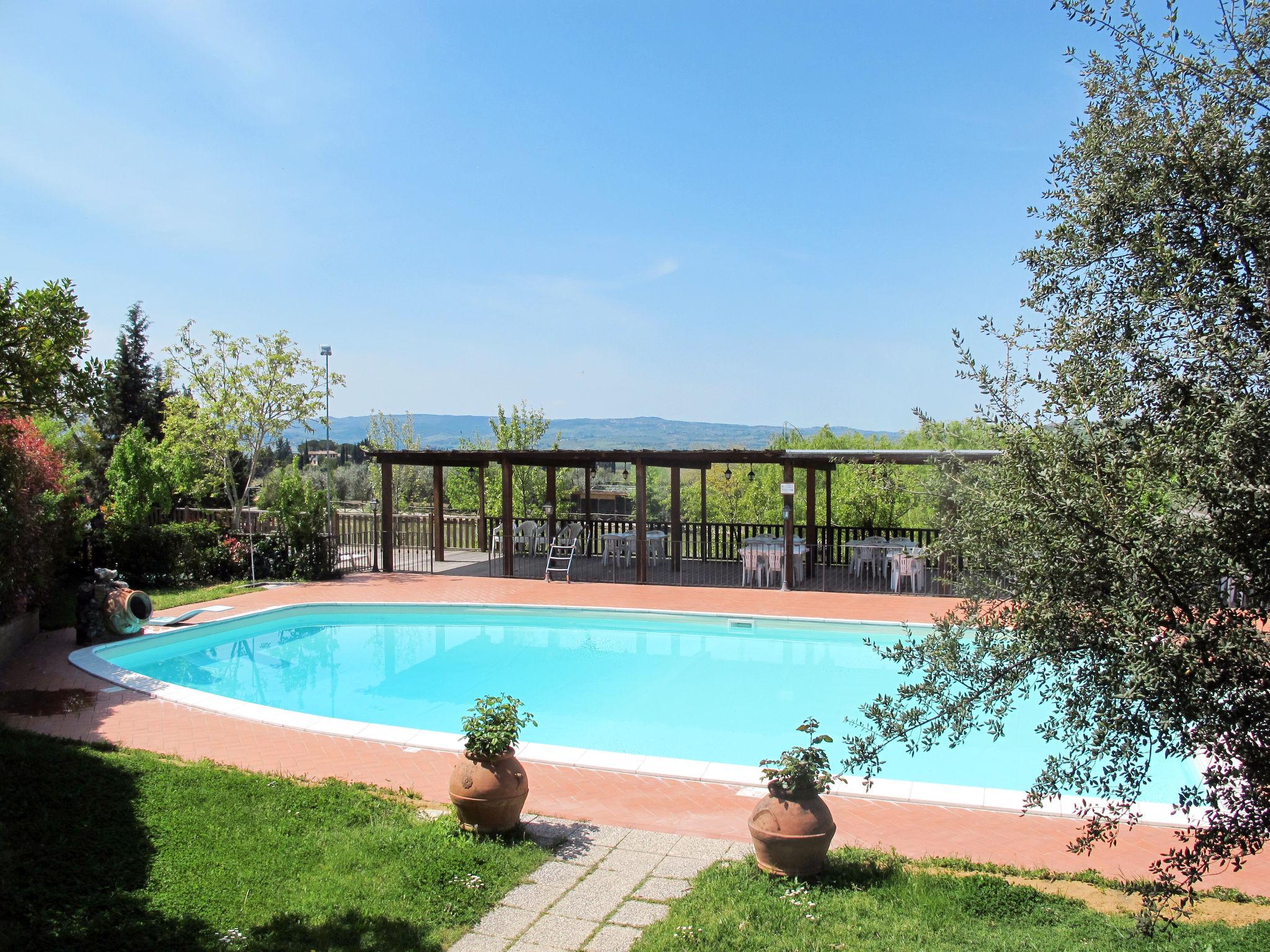 Foto 2 - Appartamento con 3 camere da letto a Certaldo con piscina e giardino