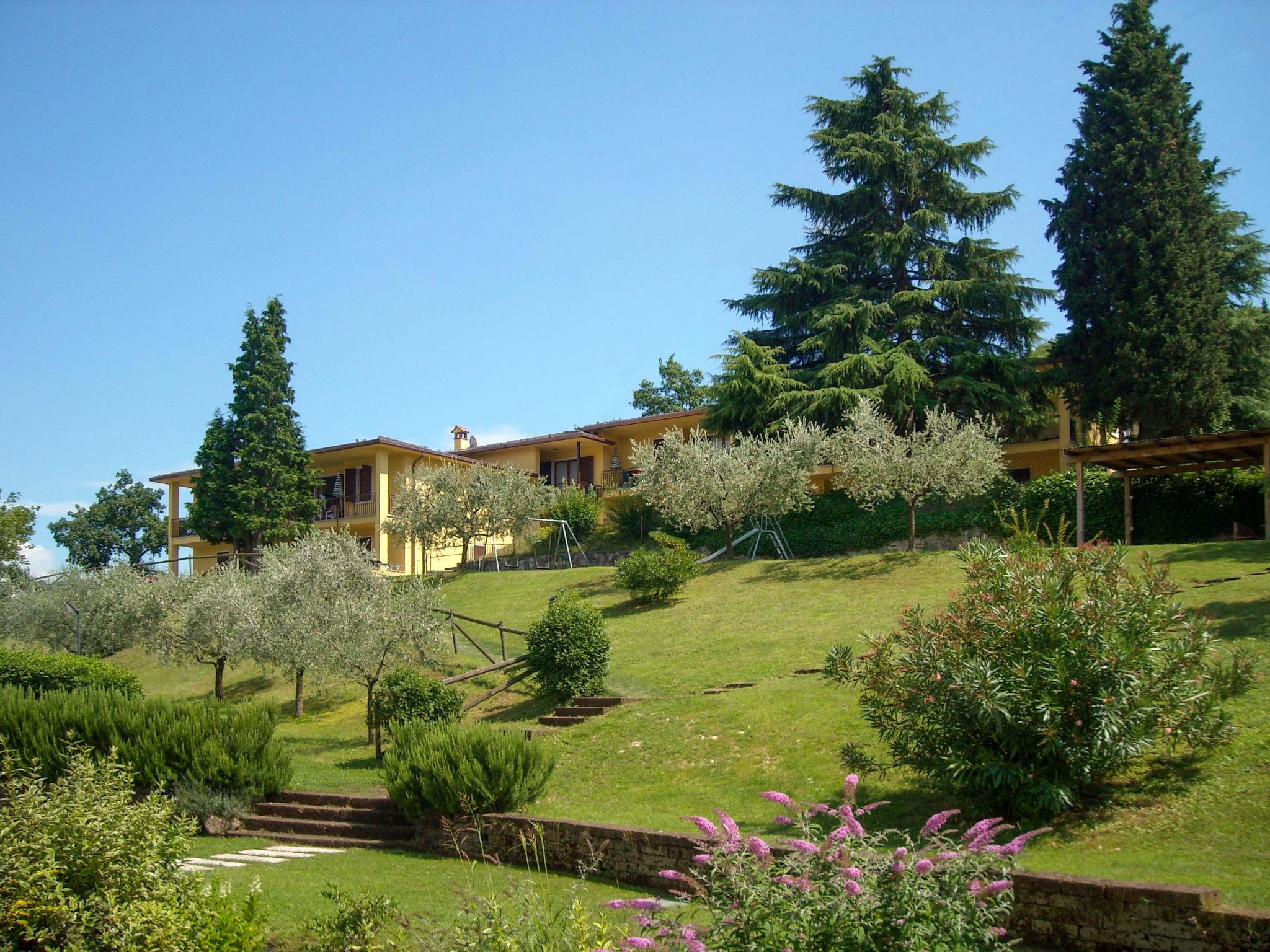 Photo 4 - Appartement de 2 chambres à Garda avec piscine et vues sur la montagne