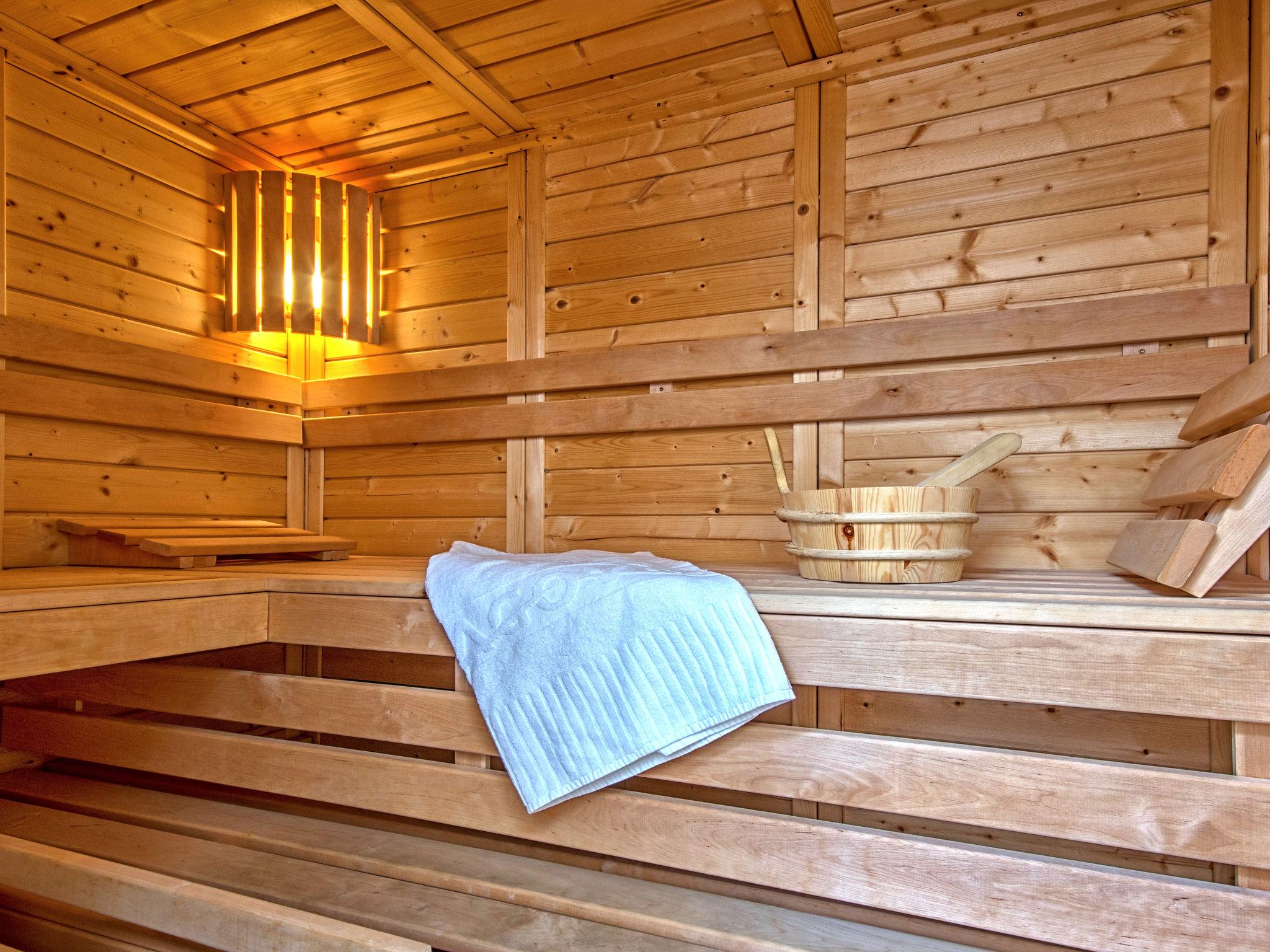 Foto 4 - Casa con 2 camere da letto a Großpösna con terrazza e sauna