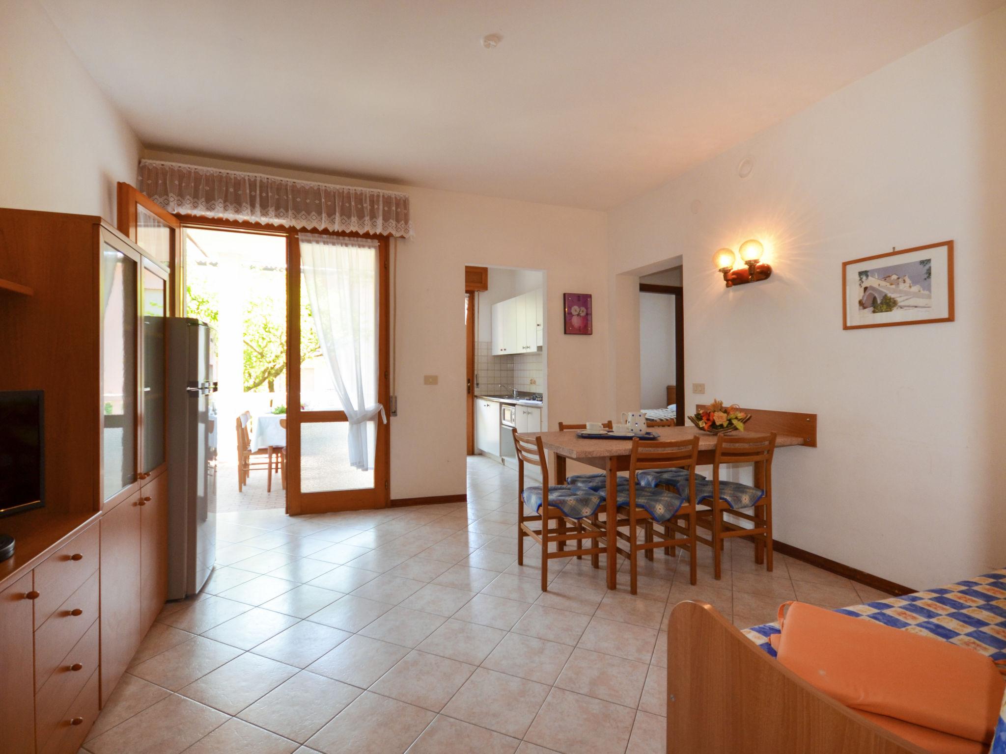 Foto 7 - Appartamento con 1 camera da letto a Lignano Sabbiadoro con piscina e vista mare