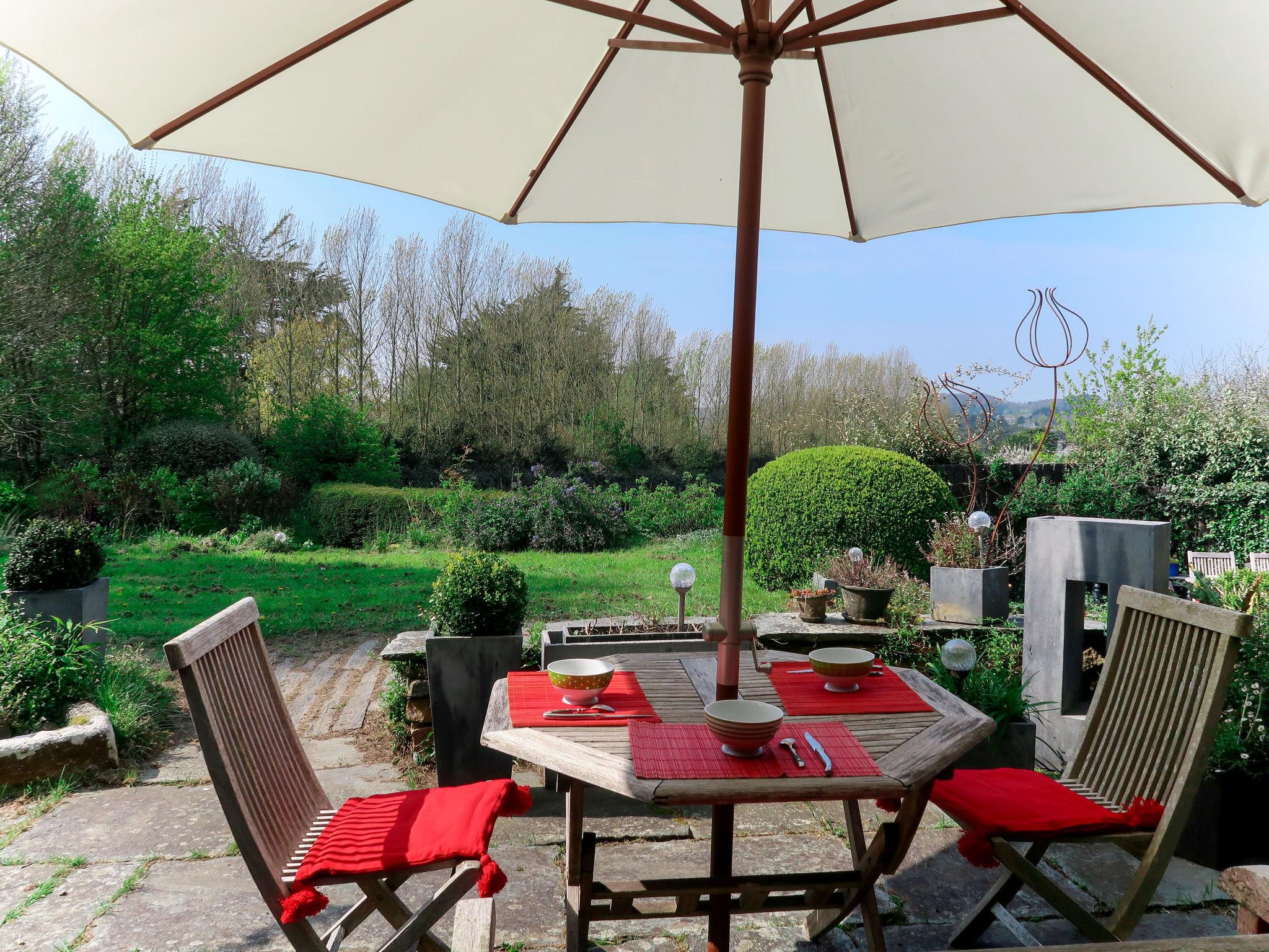 Photo 3 - Maison de 3 chambres à Plestin-les-Grèves avec jardin et terrasse