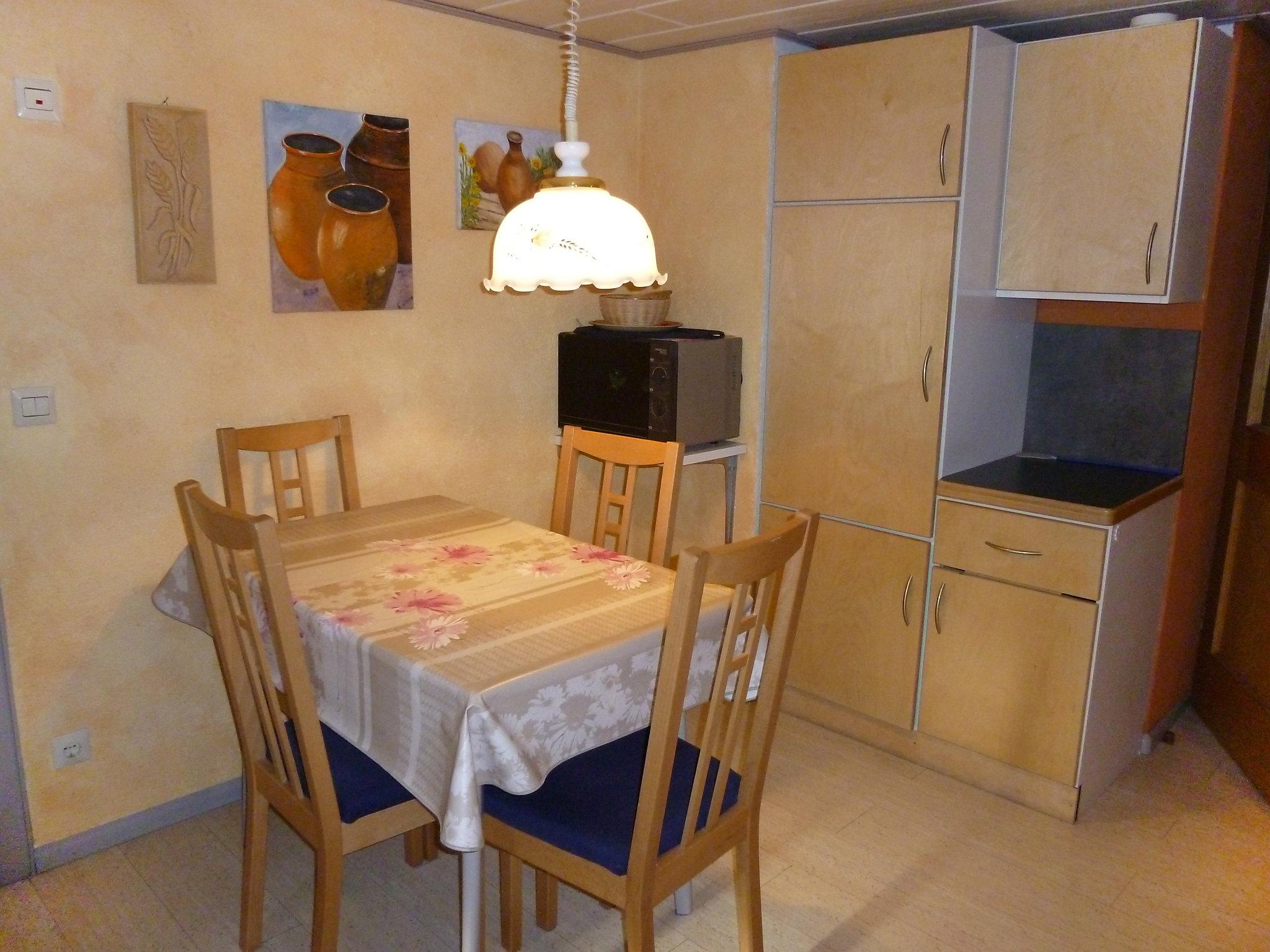 Photo 4 - 2 bedroom Apartment in Donaueschingen with garden and mountain view