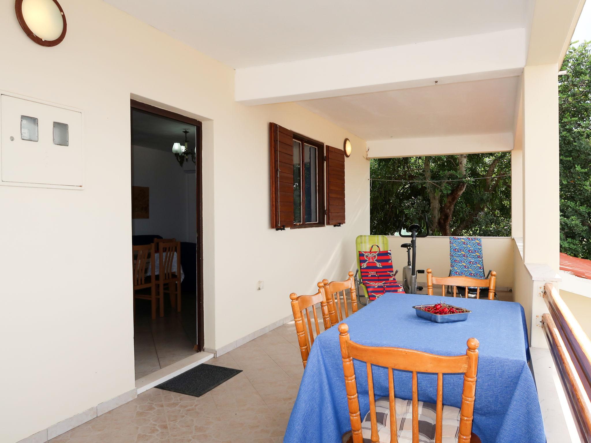 Photo 4 - 2 bedroom Apartment in Blato with garden and sea view