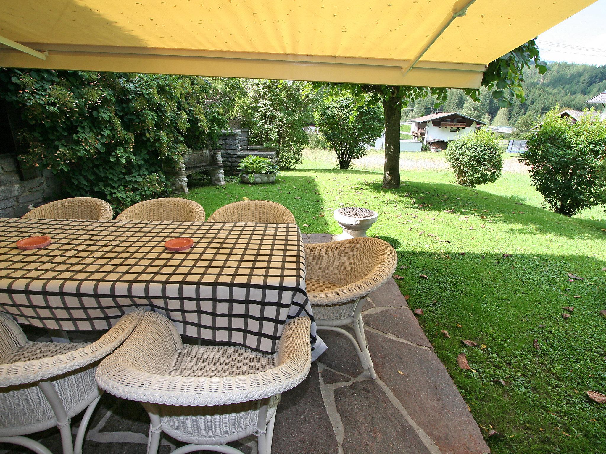 Photo 11 - 3 bedroom Apartment in Oetz with garden and terrace