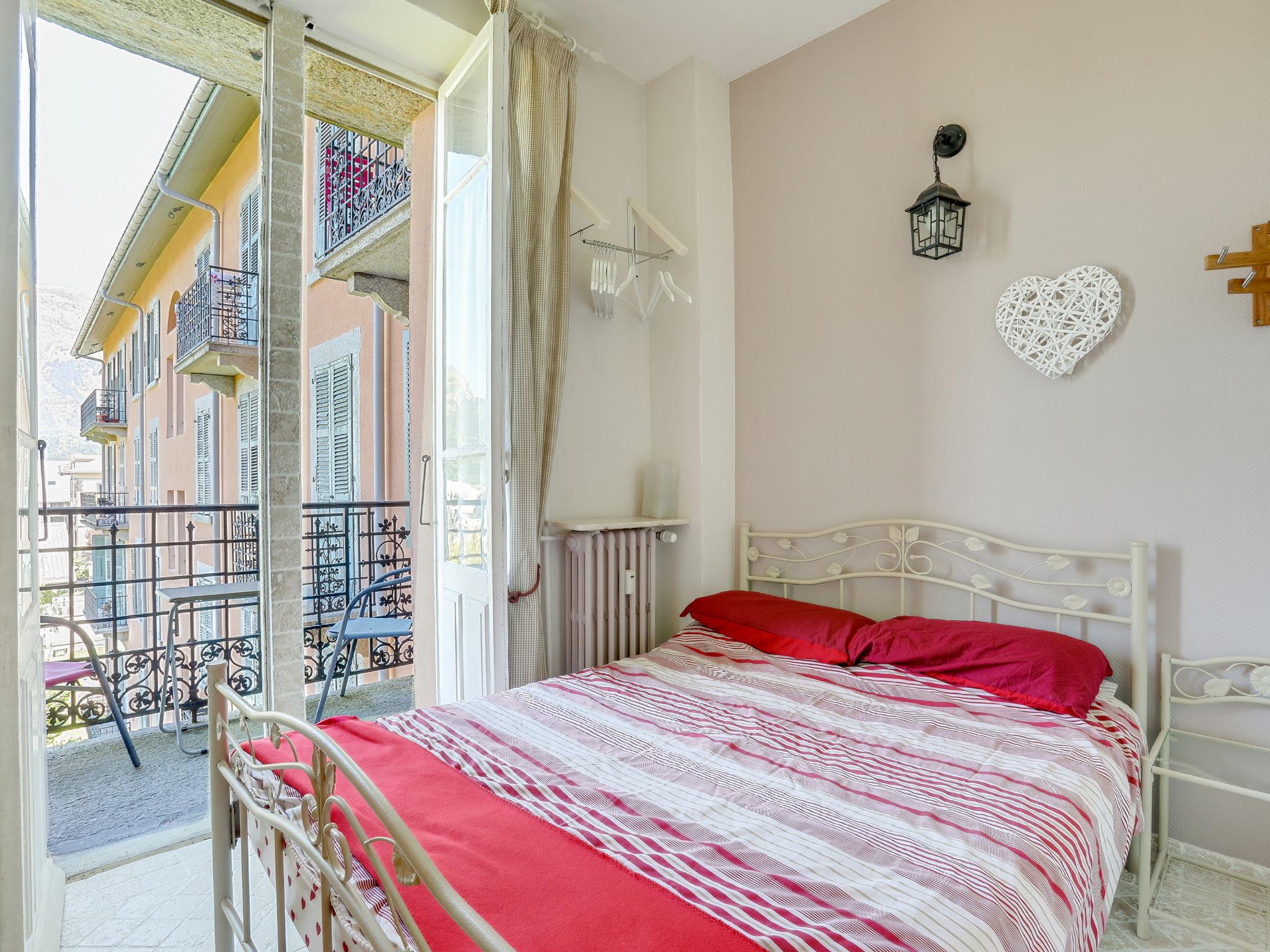 Foto 10 - Apartment mit 1 Schlafzimmer in Saint-Gervais-les-Bains mit blick auf die berge