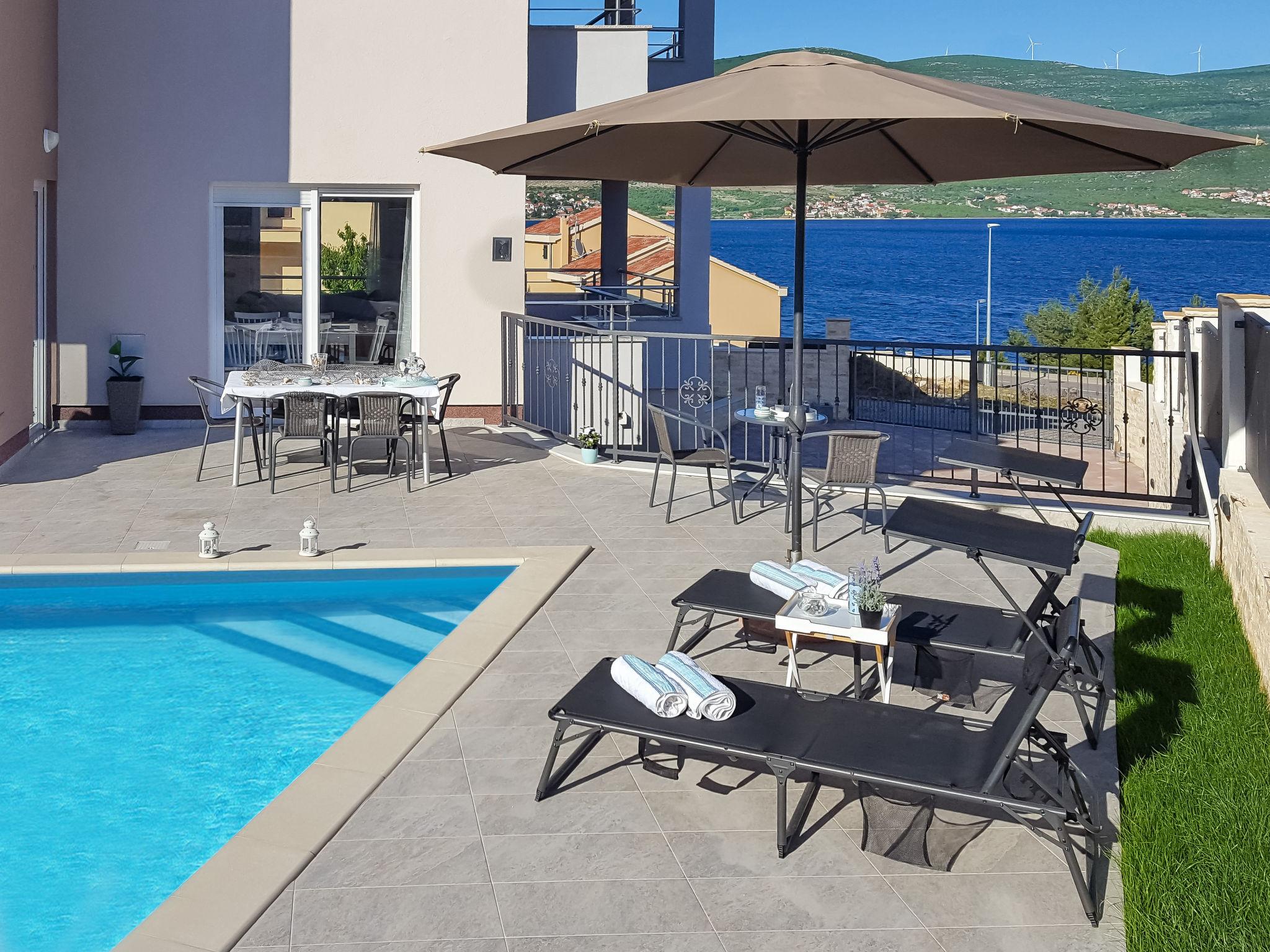 Foto 11 - Casa con 4 camere da letto a Novigrad con piscina privata e vista mare