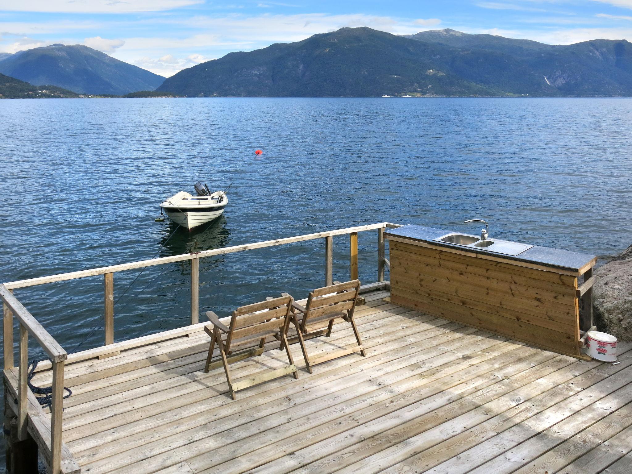 Photo 10 - 2 bedroom House in Balestrand with garden and terrace