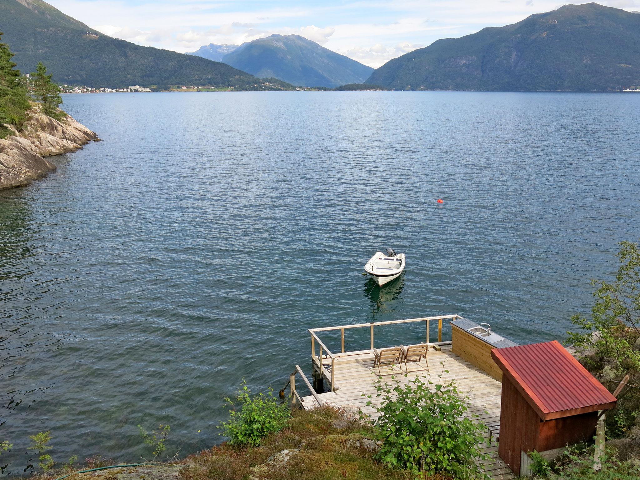 Foto 27 - Casa de 2 quartos em Balestrand com jardim e terraço