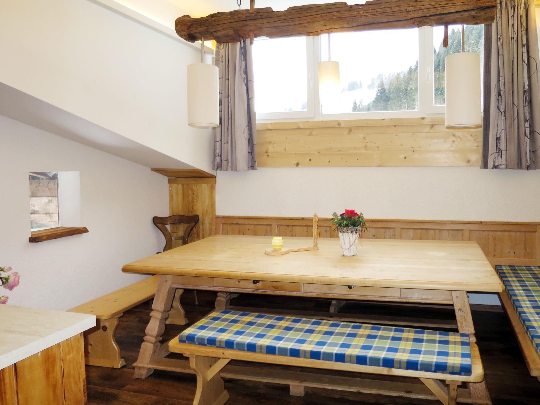 Foto 4 - Appartamento con 3 camere da letto a Hollersbach im Pinzgau con giardino e vista sulle montagne