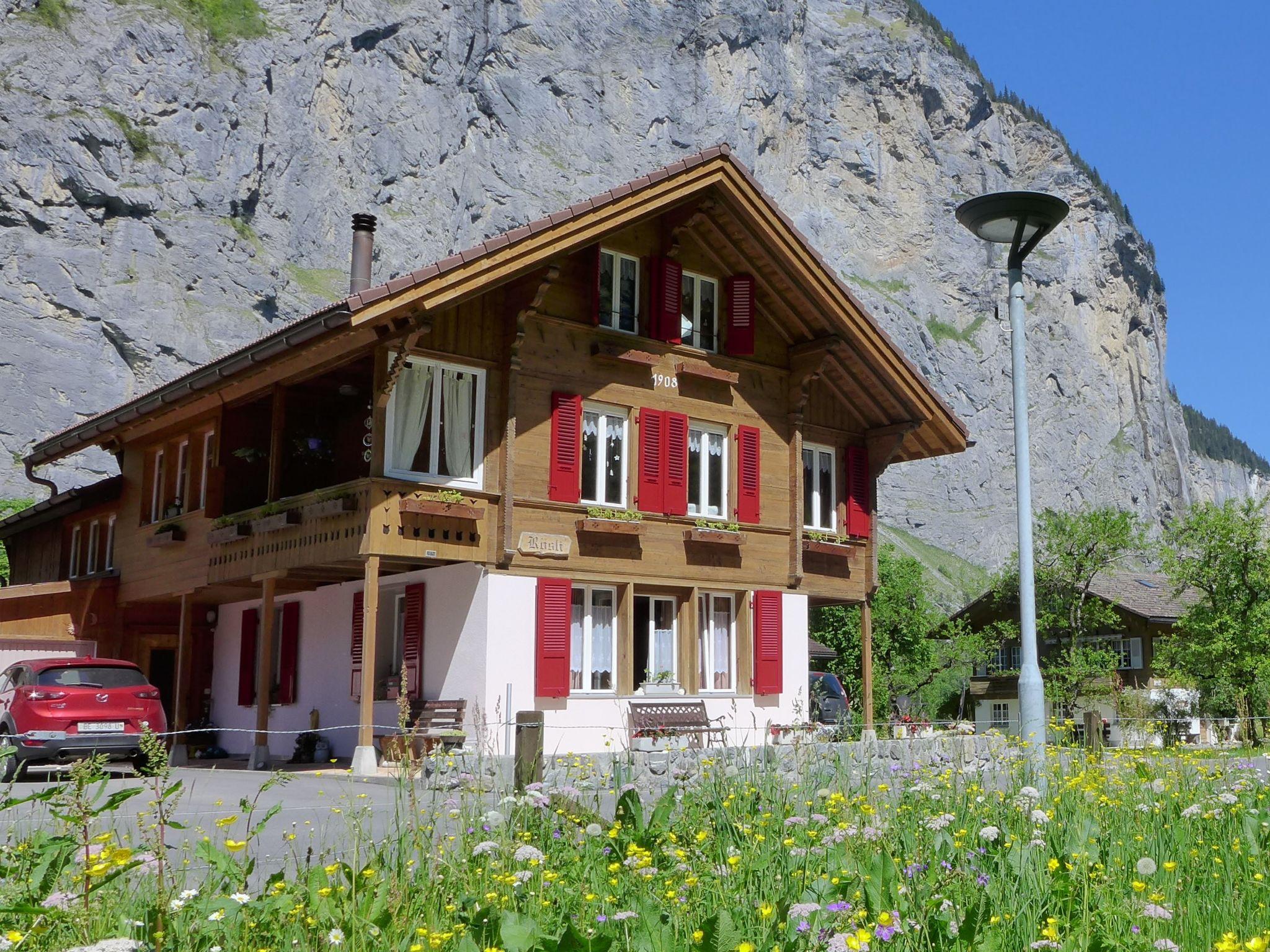 Foto 1 - Apartamento em Lauterbrunnen com jardim