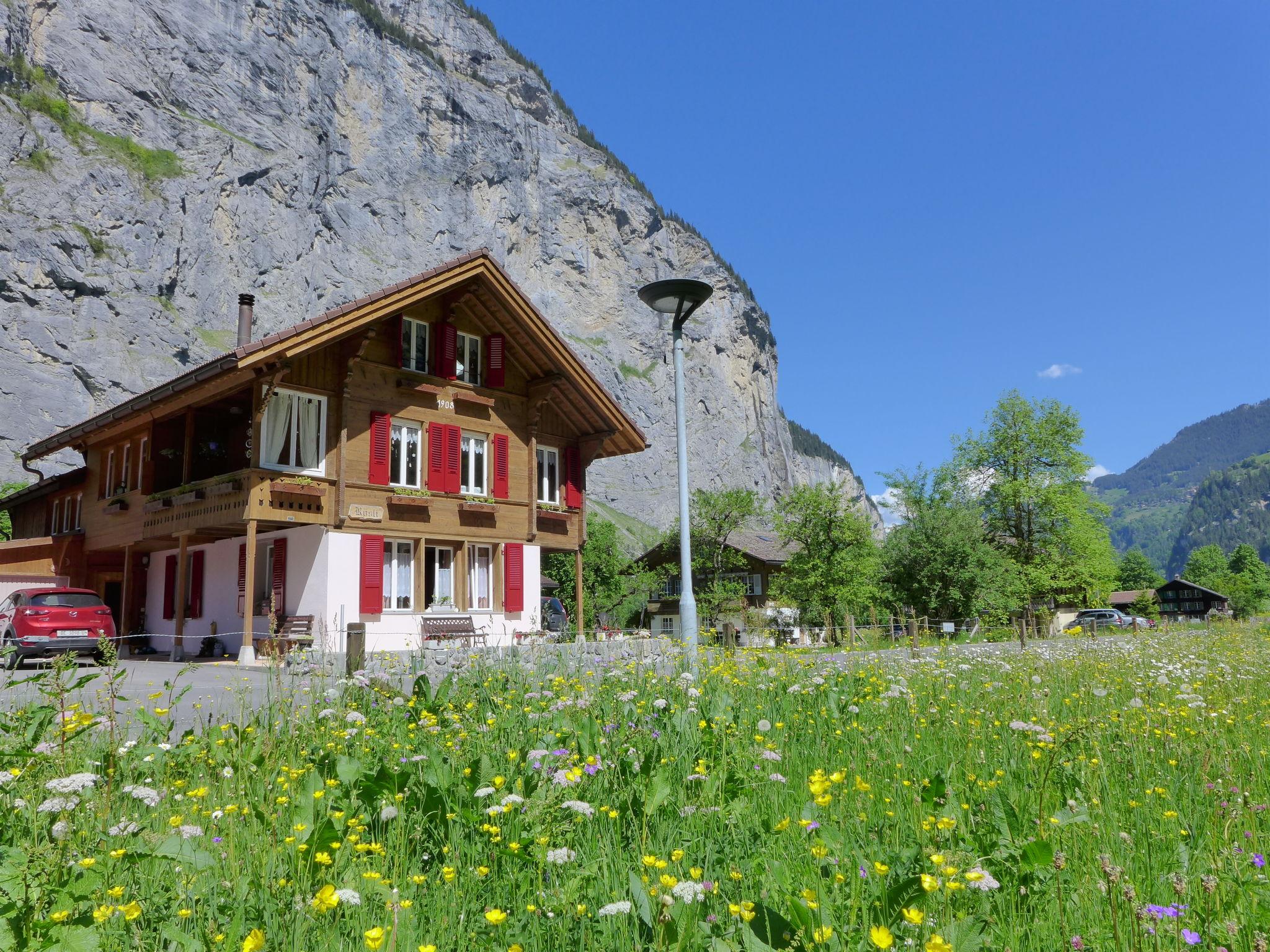 Foto 17 - Appartamento a Lauterbrunnen con giardino