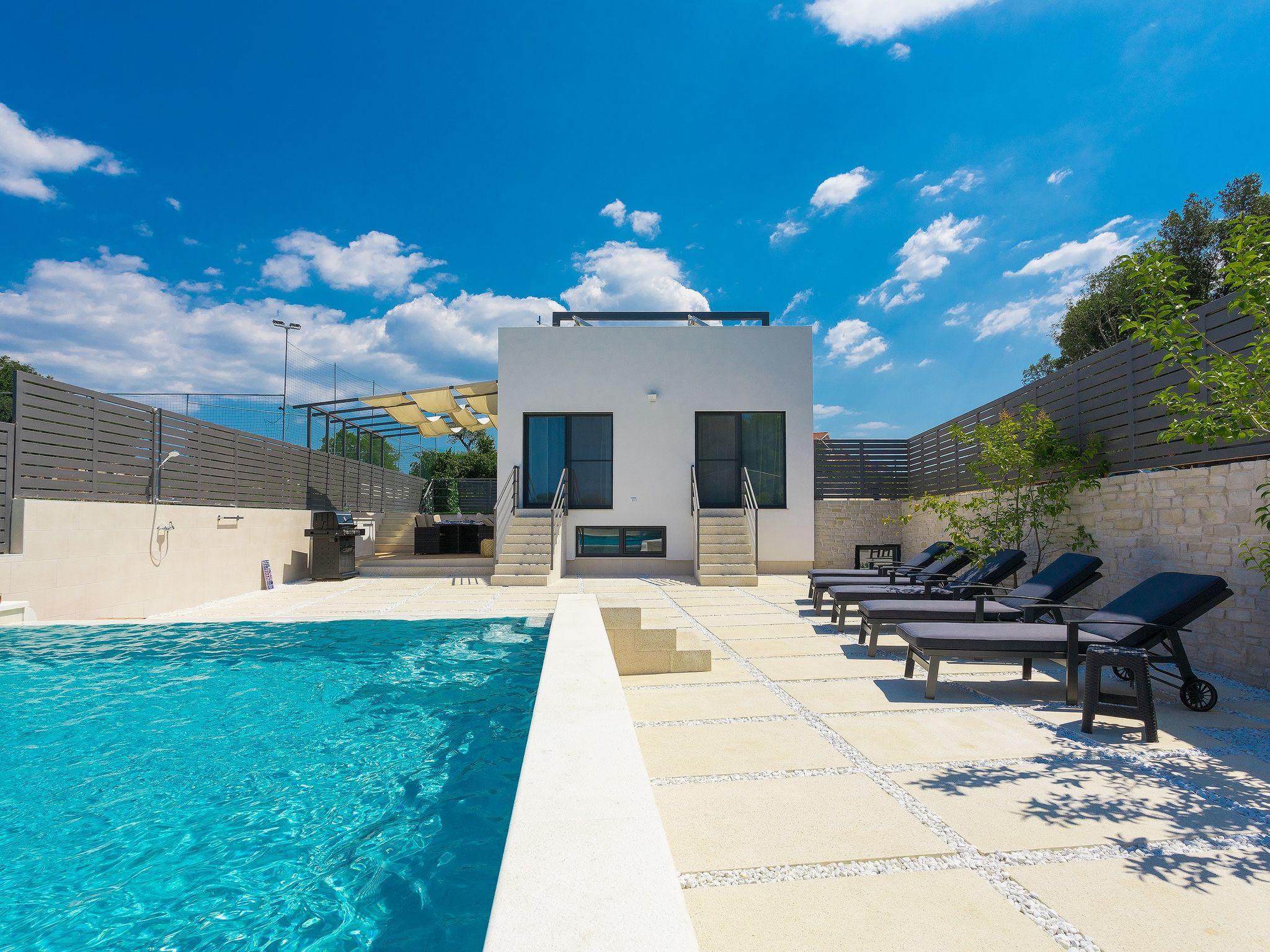 Foto 1 - Casa de 3 quartos em Pula com piscina privada e vistas do mar