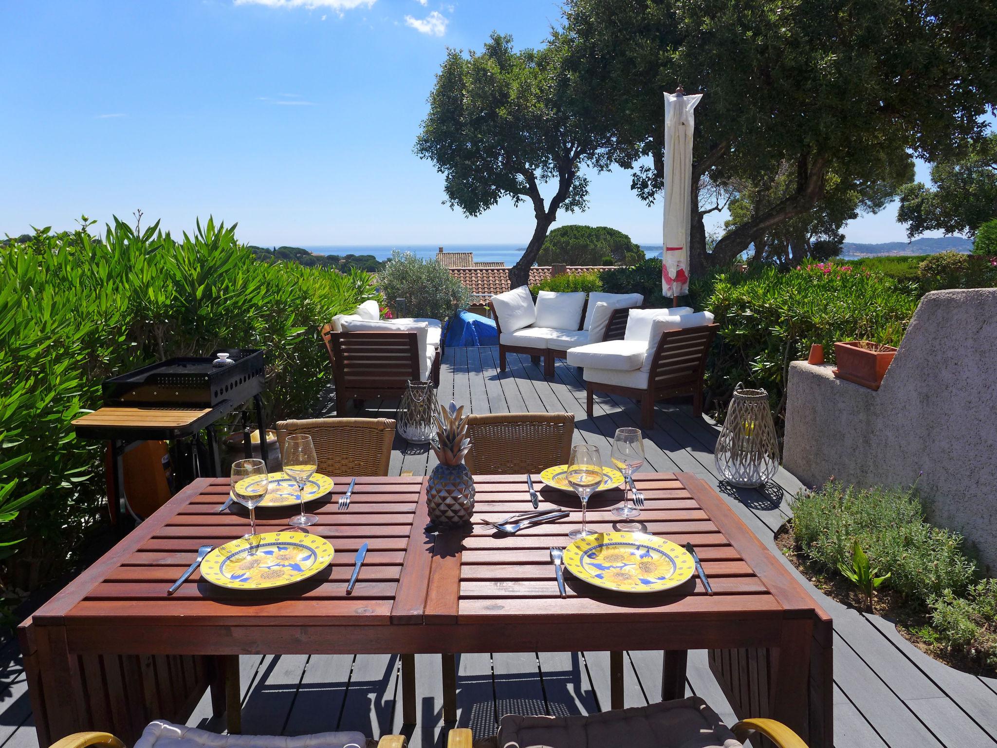 Foto 1 - Casa de 1 habitación en Sainte-Maxime con piscina y terraza