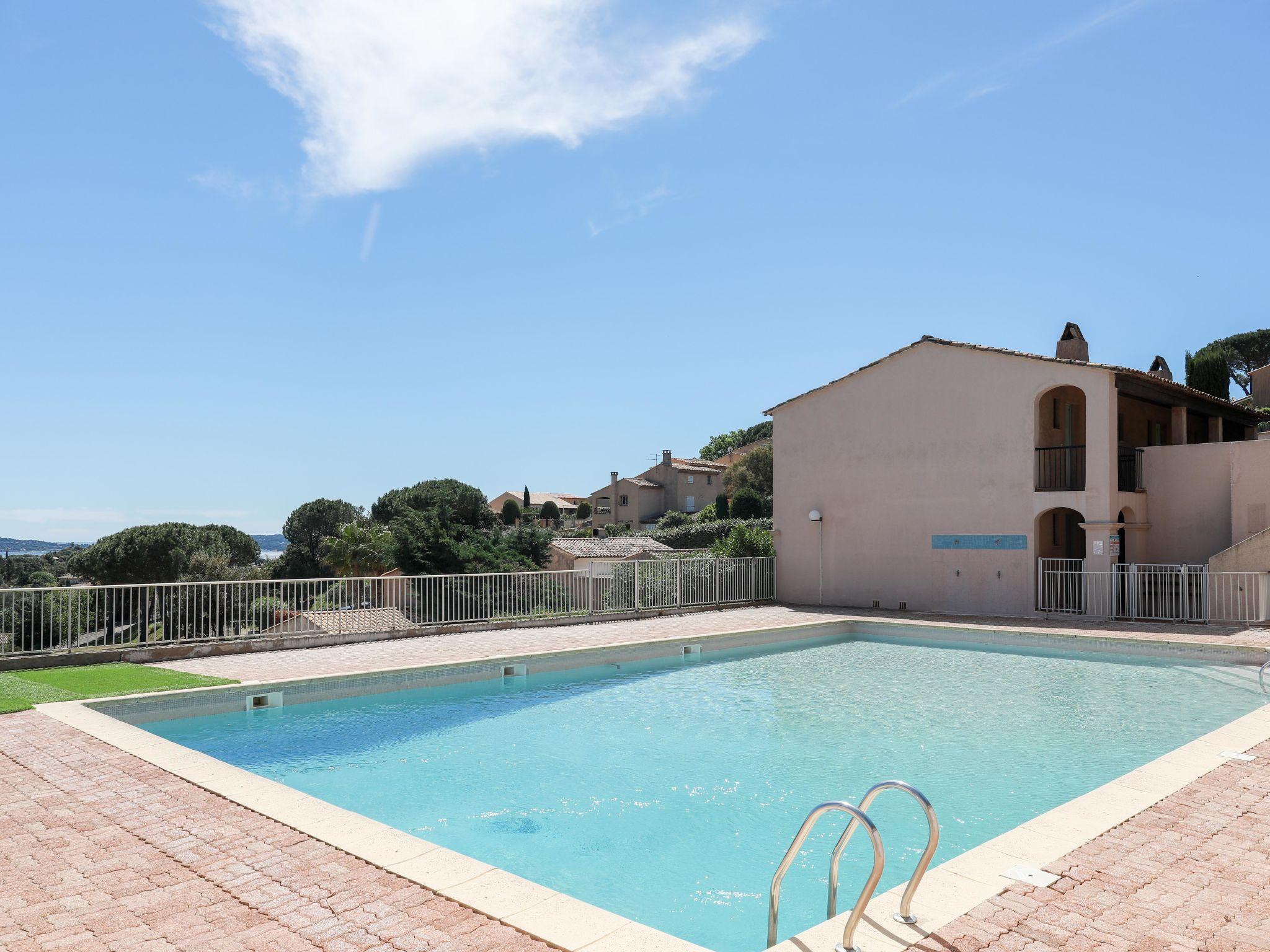Foto 1 - Apartamento em Sainte-Maxime com piscina e vistas do mar