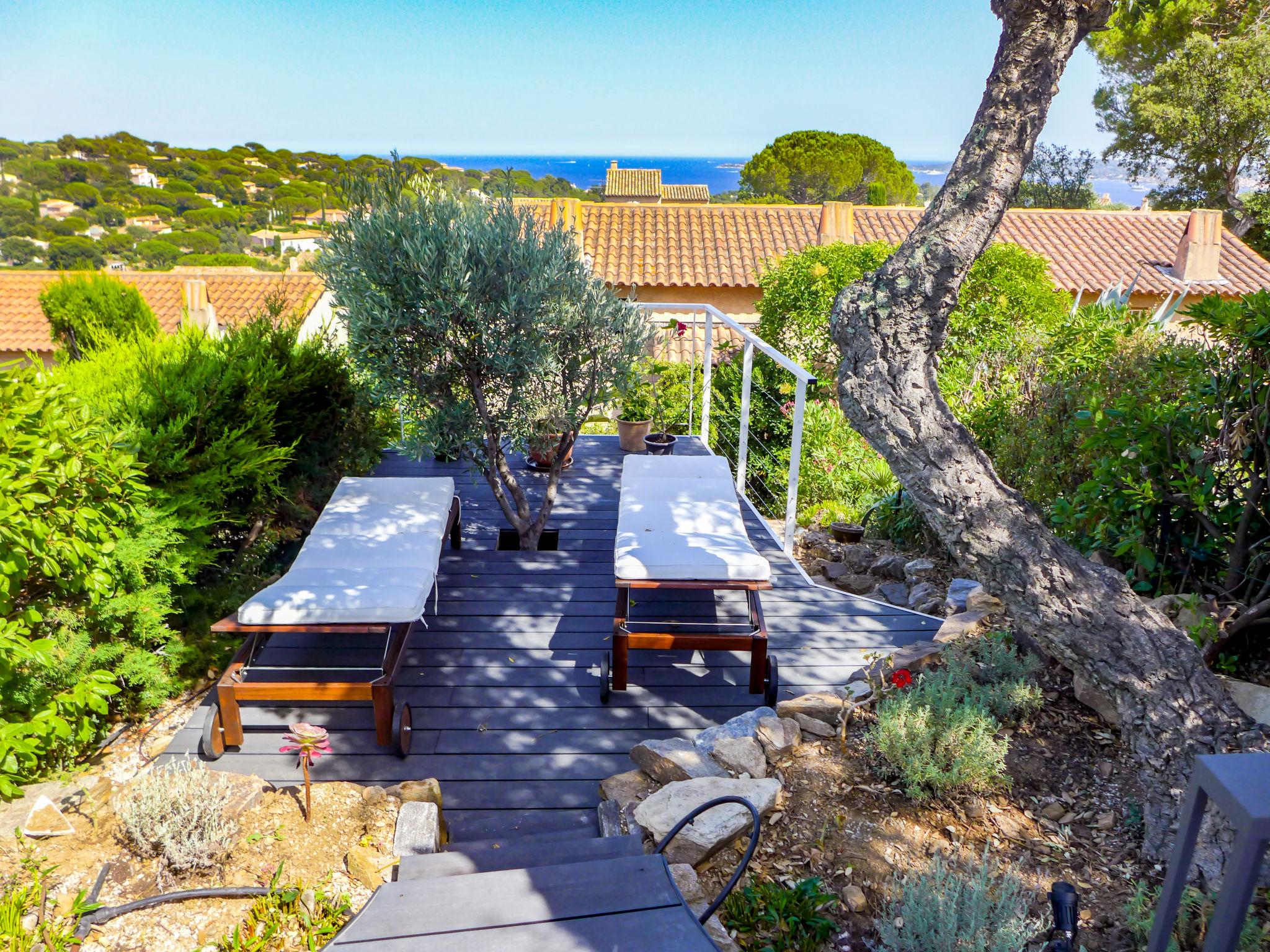 Foto 2 - Haus mit 1 Schlafzimmer in Sainte-Maxime mit schwimmbad und terrasse