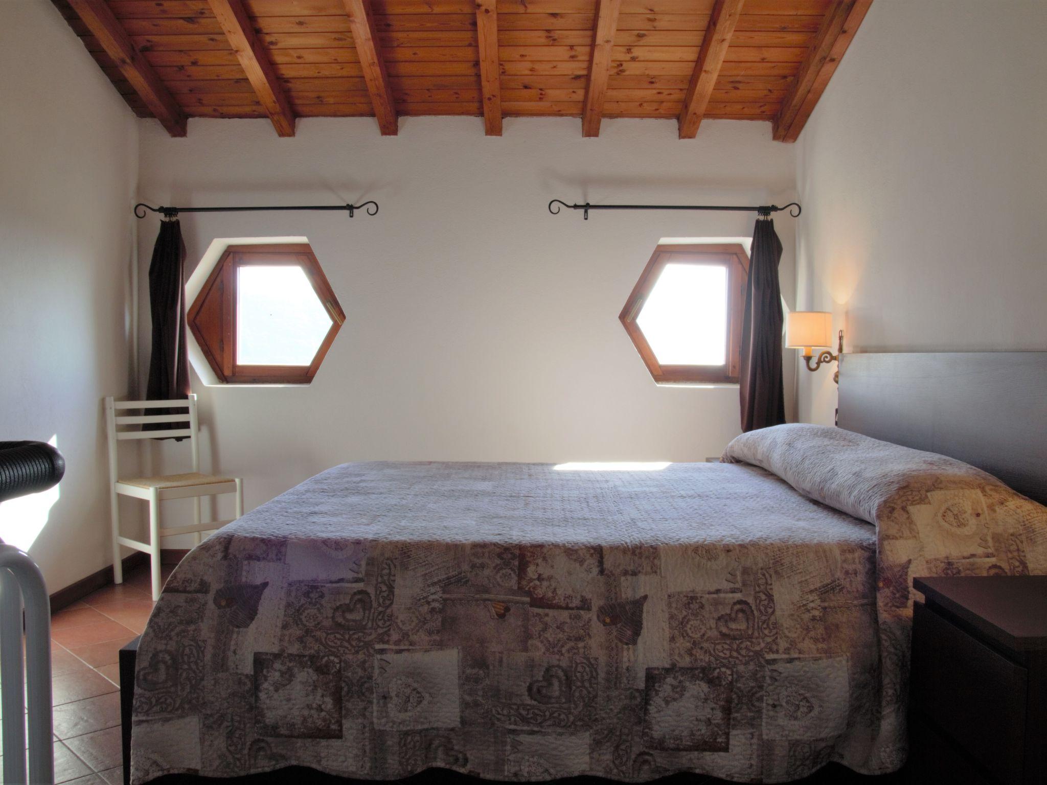 Foto 9 - Appartamento con 2 camere da letto a Garda con piscina e vista sulle montagne