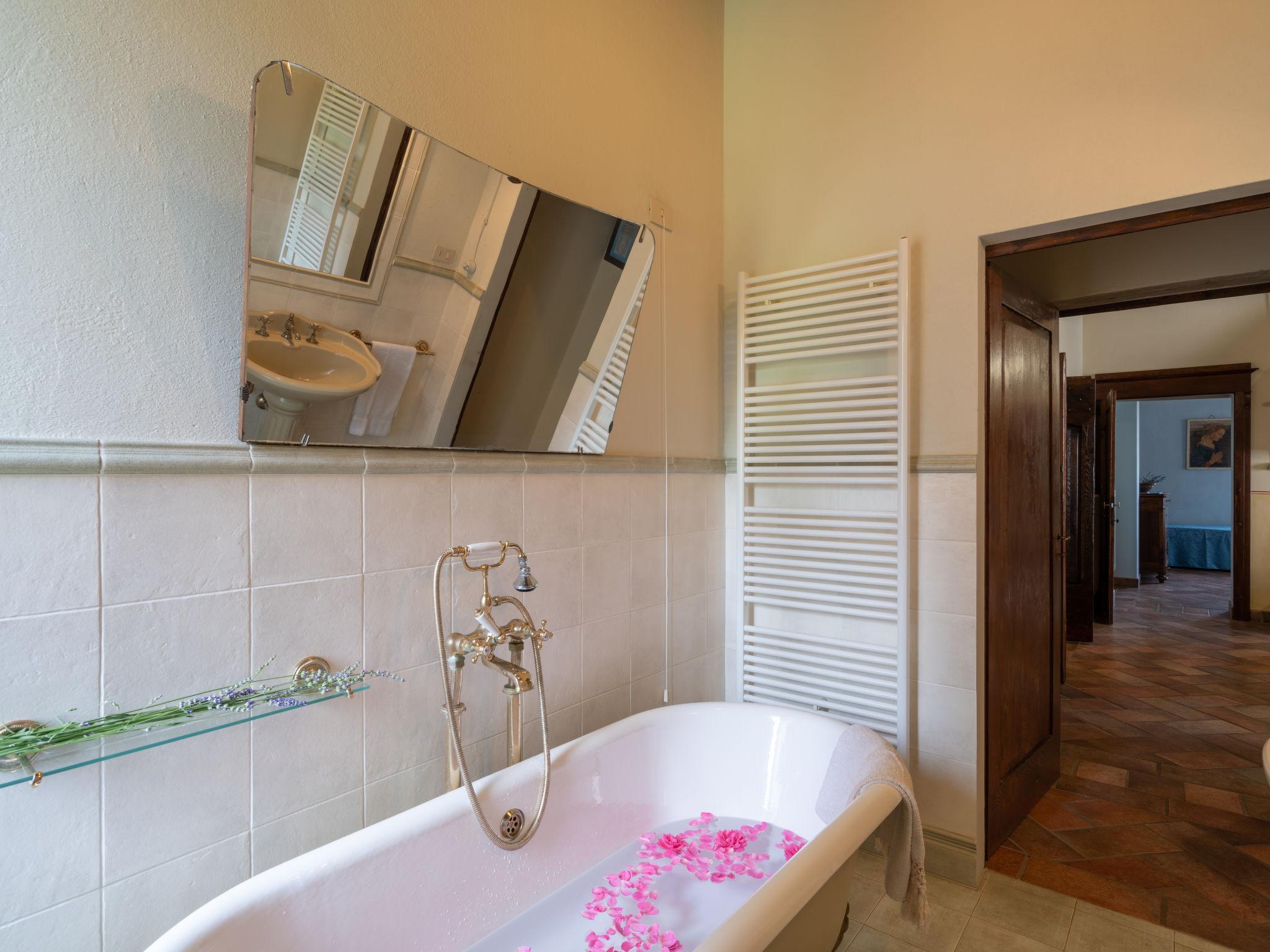 Foto 22 - Casa con 2 camere da letto a Castiglion Fiorentino con piscina privata e giardino