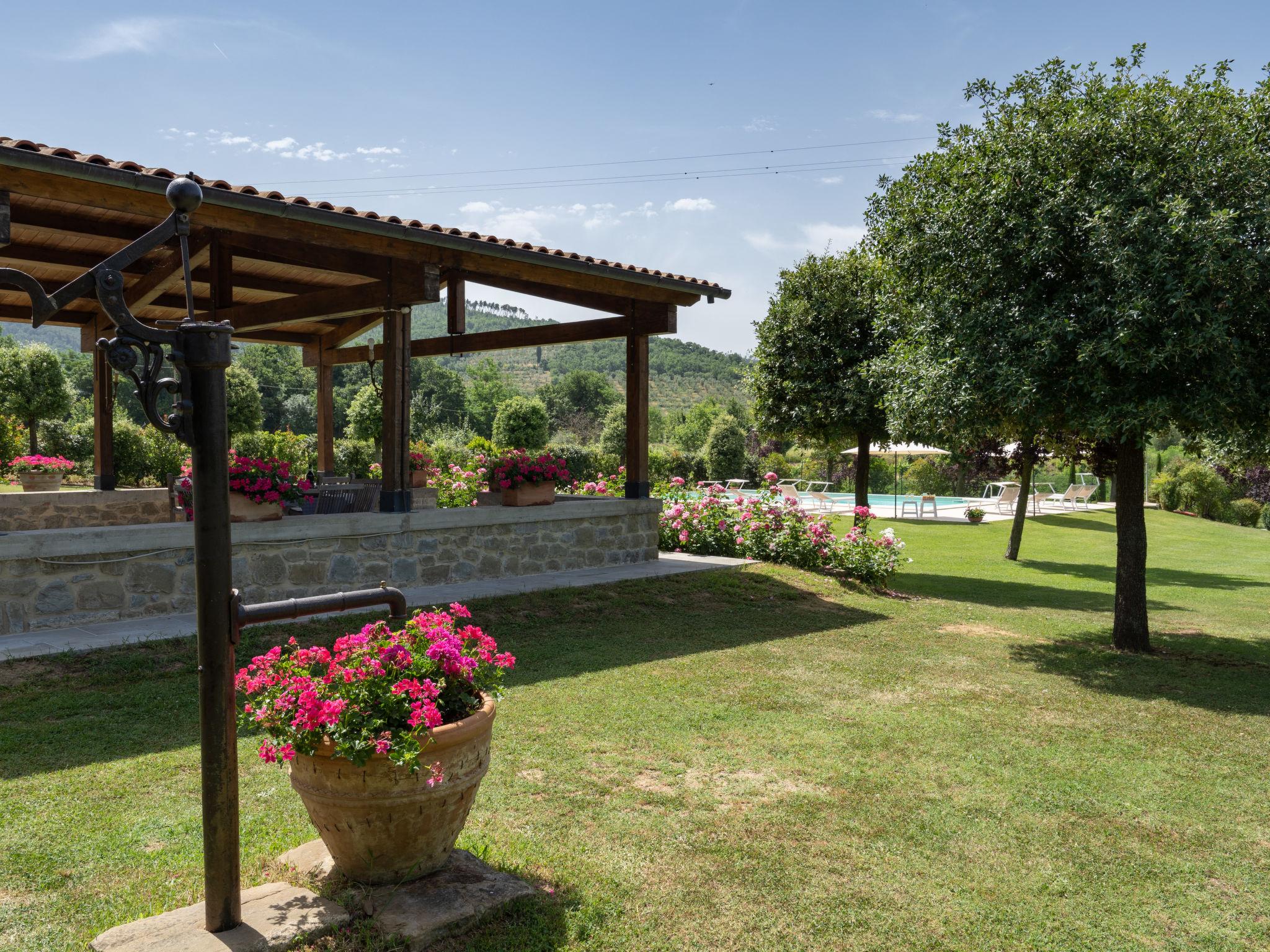 Photo 31 - 2 bedroom House in Castiglion Fiorentino with private pool and garden