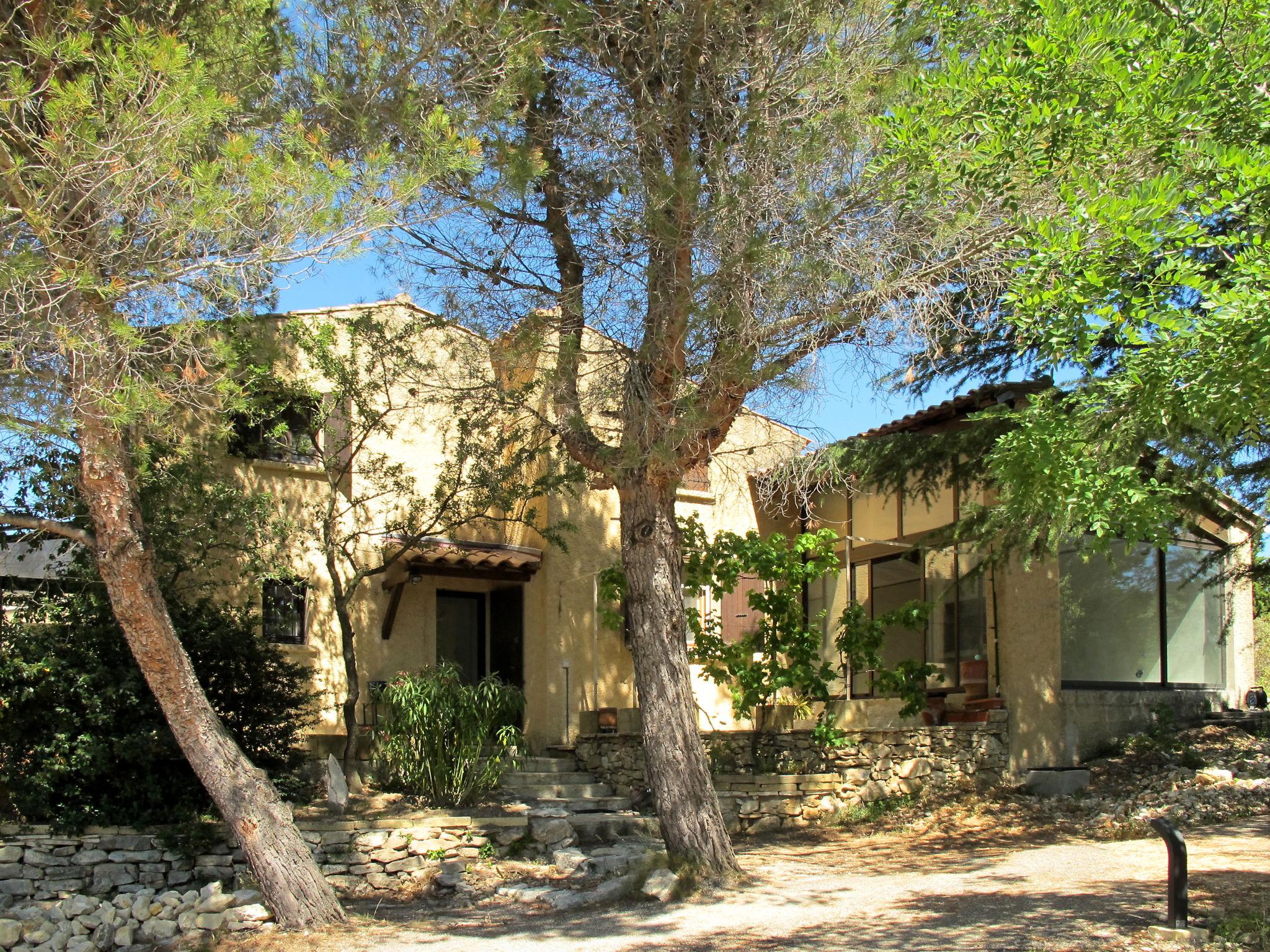 Photo 27 - Maison de 4 chambres à Saint-Hilaire-d'Ozilhan avec piscine privée et jardin