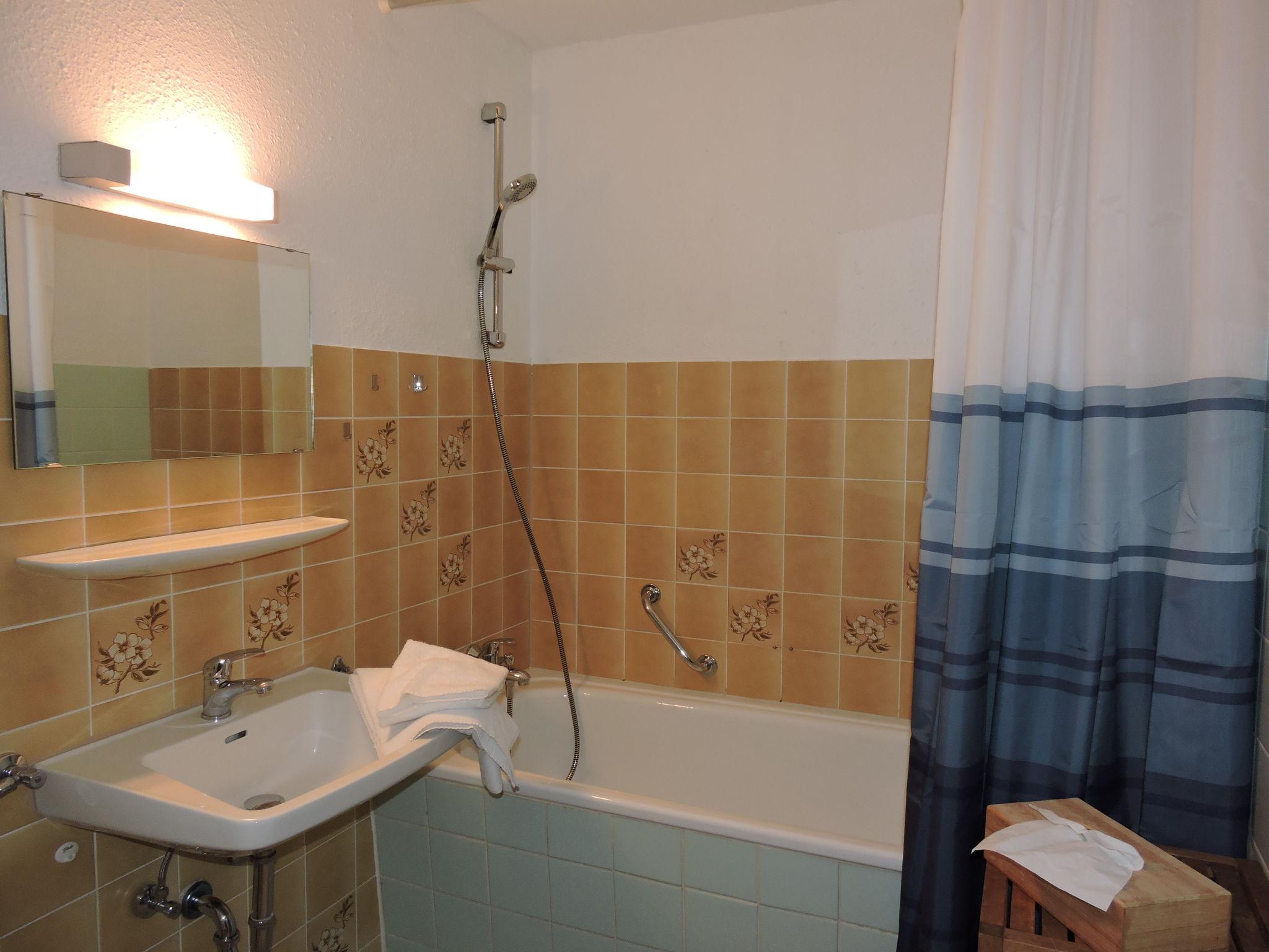 Foto 12 - Apartamento de 2 quartos em Löffingen com piscina e sauna