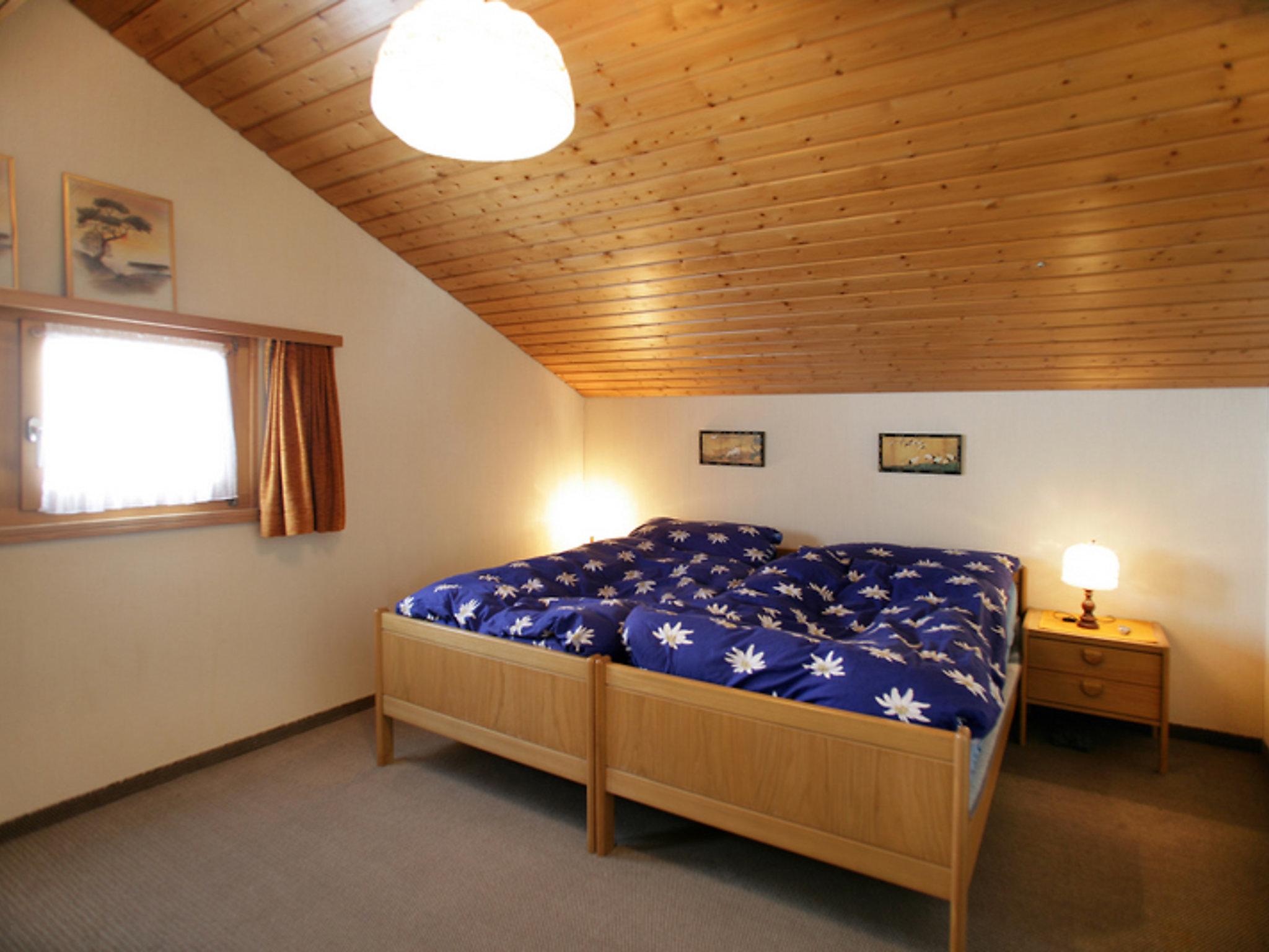 Foto 4 - Appartamento con 1 camera da letto a Leukerbad con vista sulle montagne