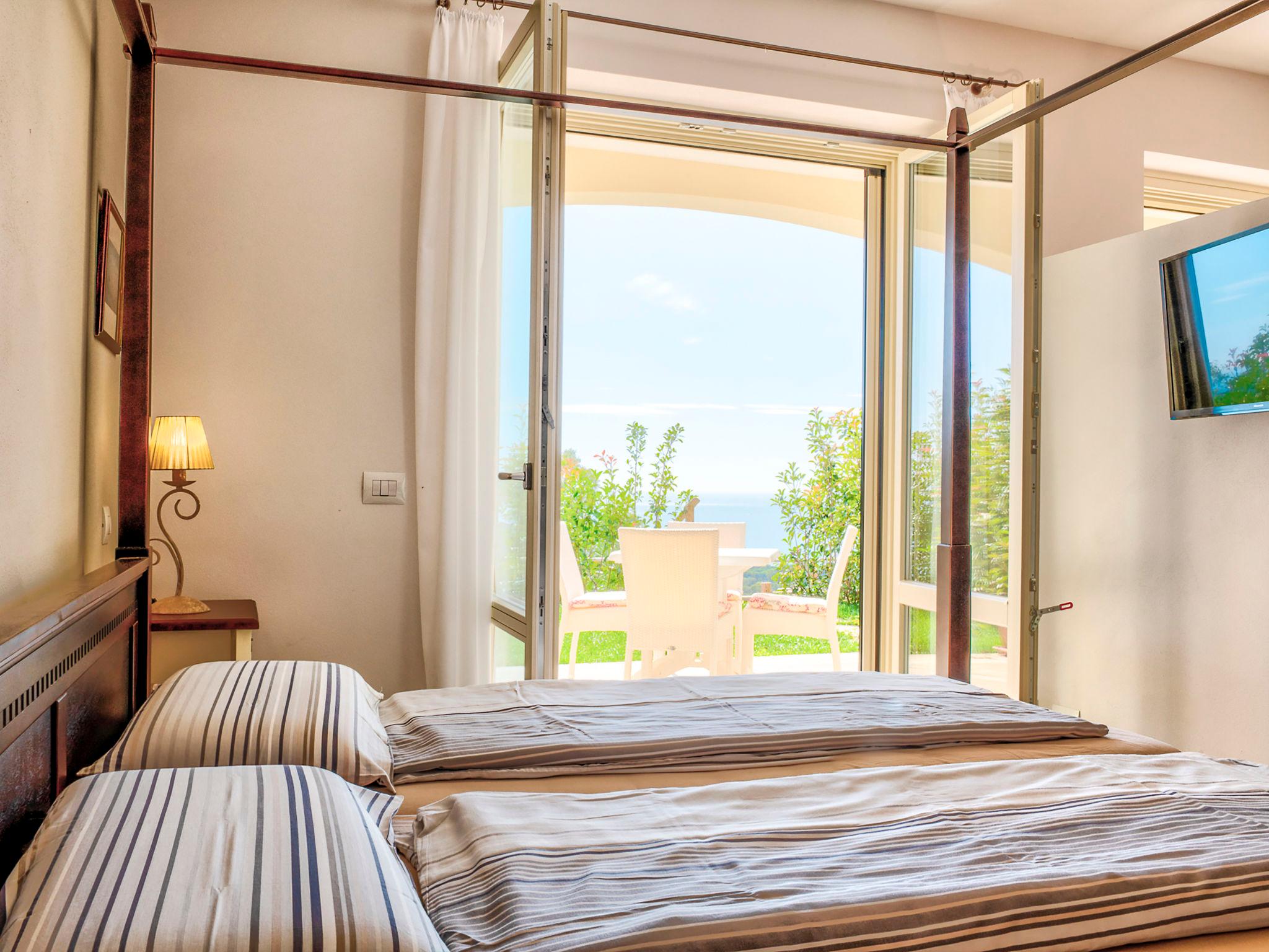 Foto 8 - Apartamento en Capoliveri con piscina y vistas al mar