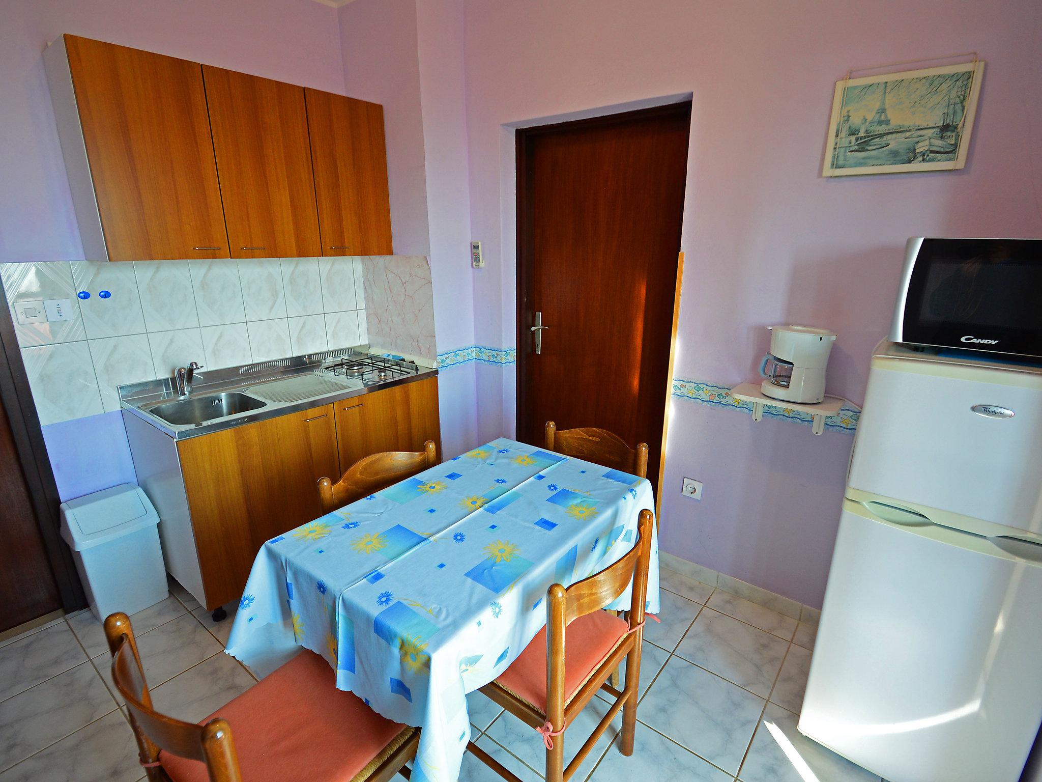 Photo 3 - Appartement de 2 chambres à Marčana avec terrasse et vues à la mer