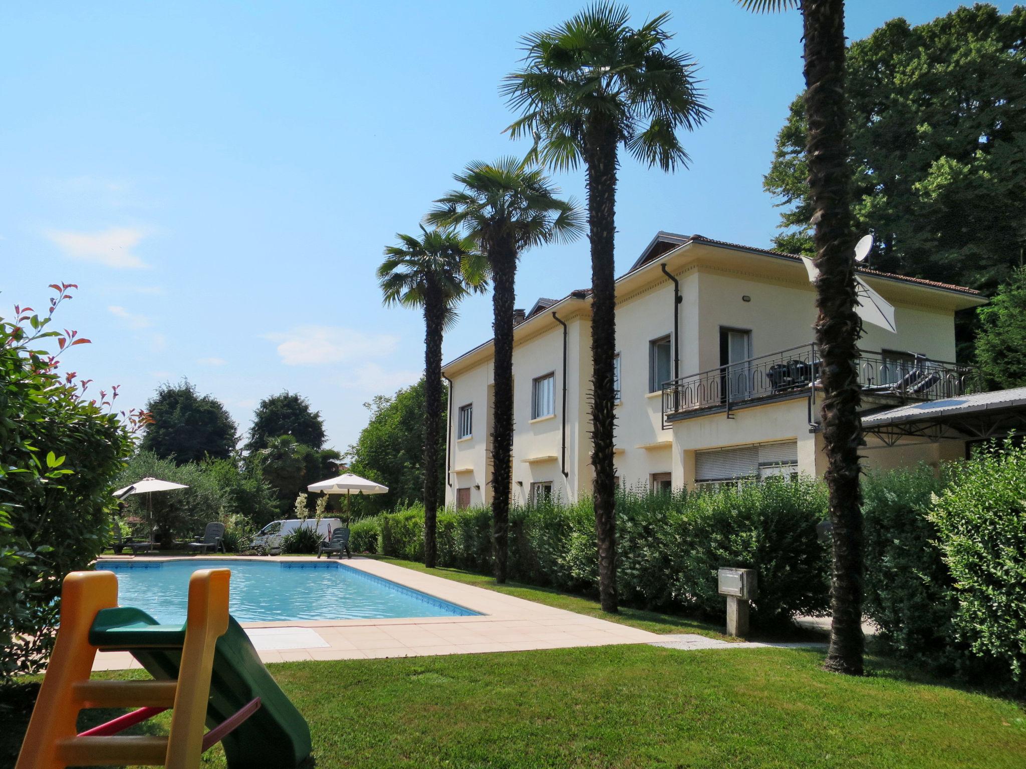 Foto 1 - Appartamento con 1 camera da letto a Luino con piscina e vista sulle montagne