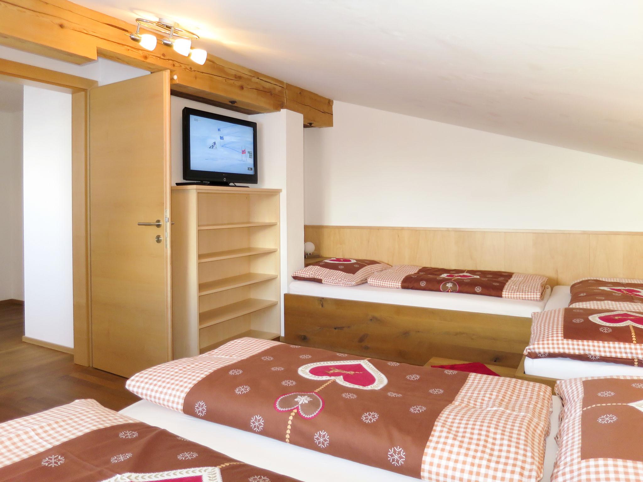 Foto 17 - Appartamento con 4 camere da letto a Fügenberg con vista sulle montagne