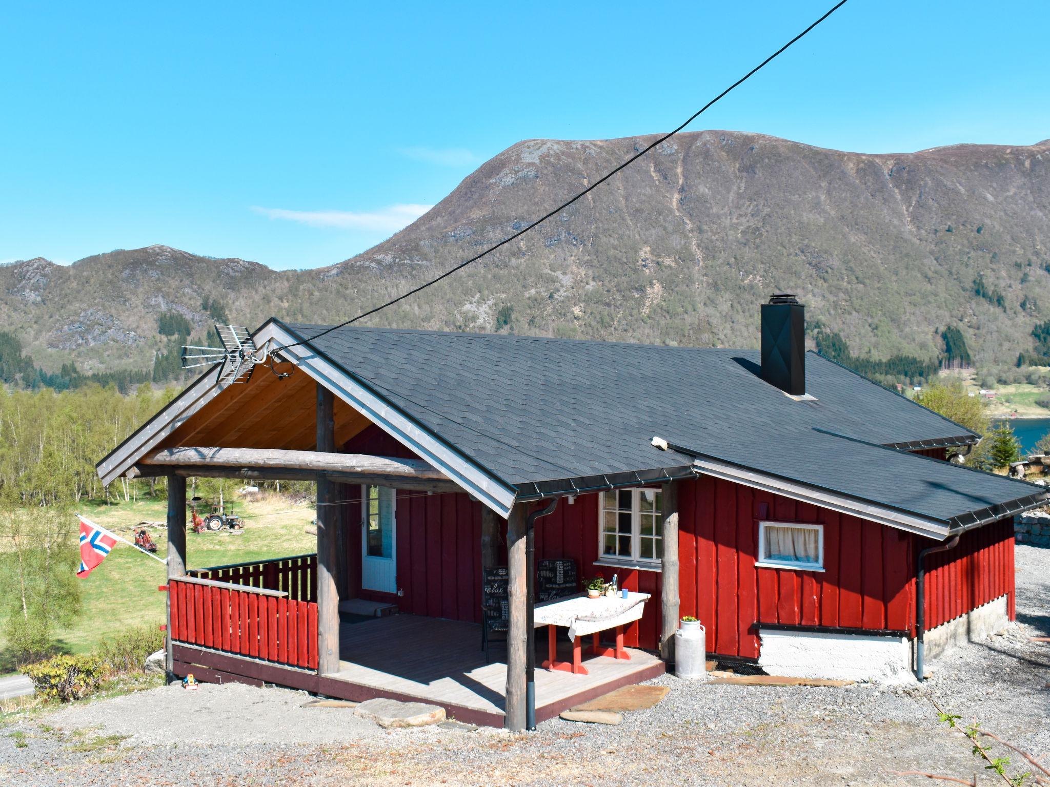 Photo 1 - Maison de 3 chambres à Vanylven avec jardin et terrasse