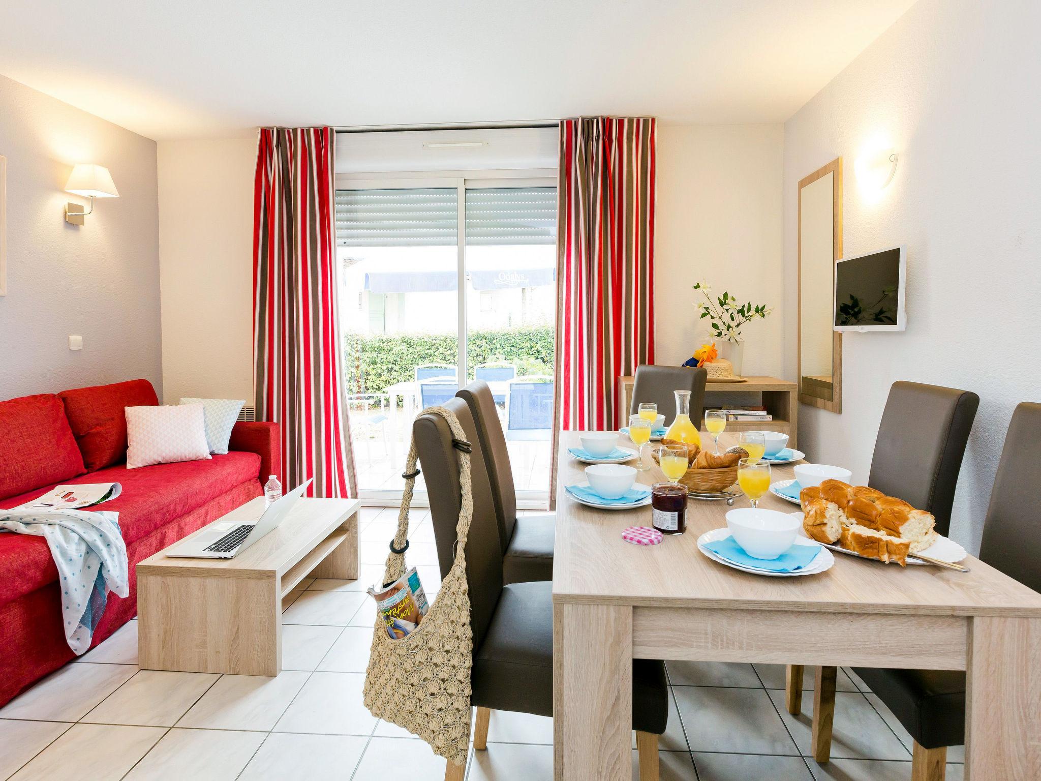 Foto 5 - Apartment mit 1 Schlafzimmer in Salavas mit schwimmbad und terrasse