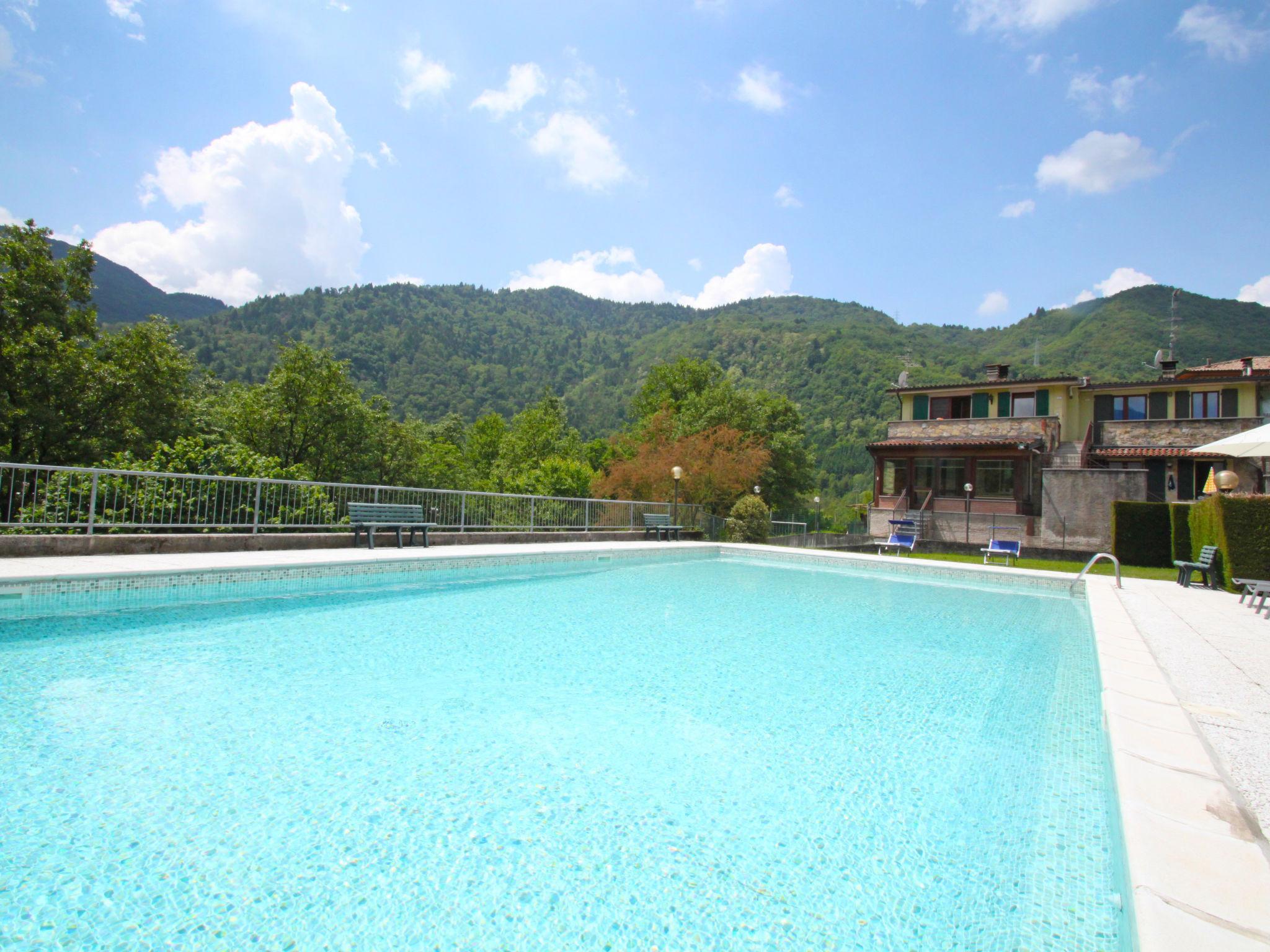 Photo 18 - Appartement de 2 chambres à Idro avec piscine et jardin