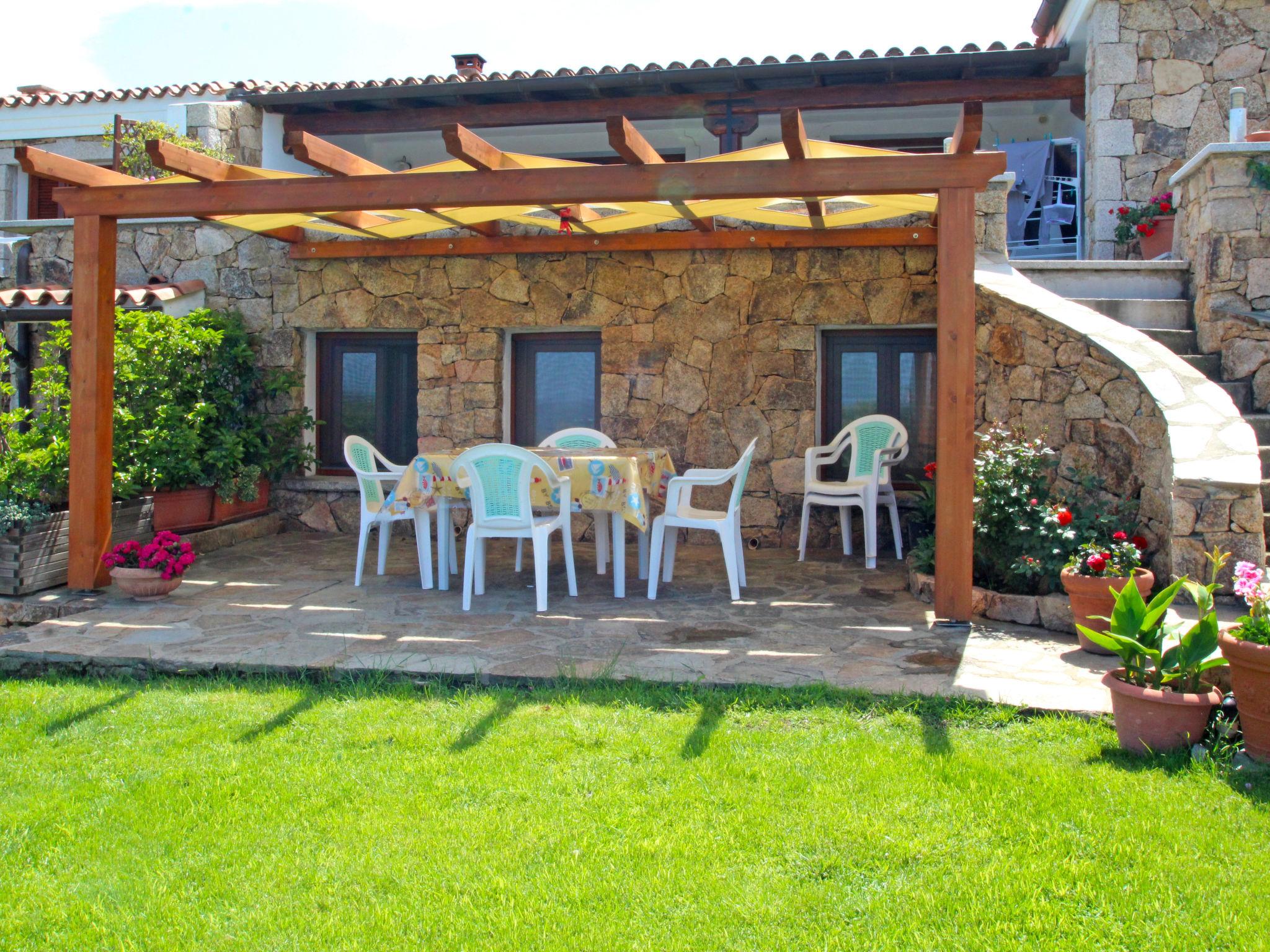 Photo 15 - 2 bedroom Apartment in Budoni with garden and sea view