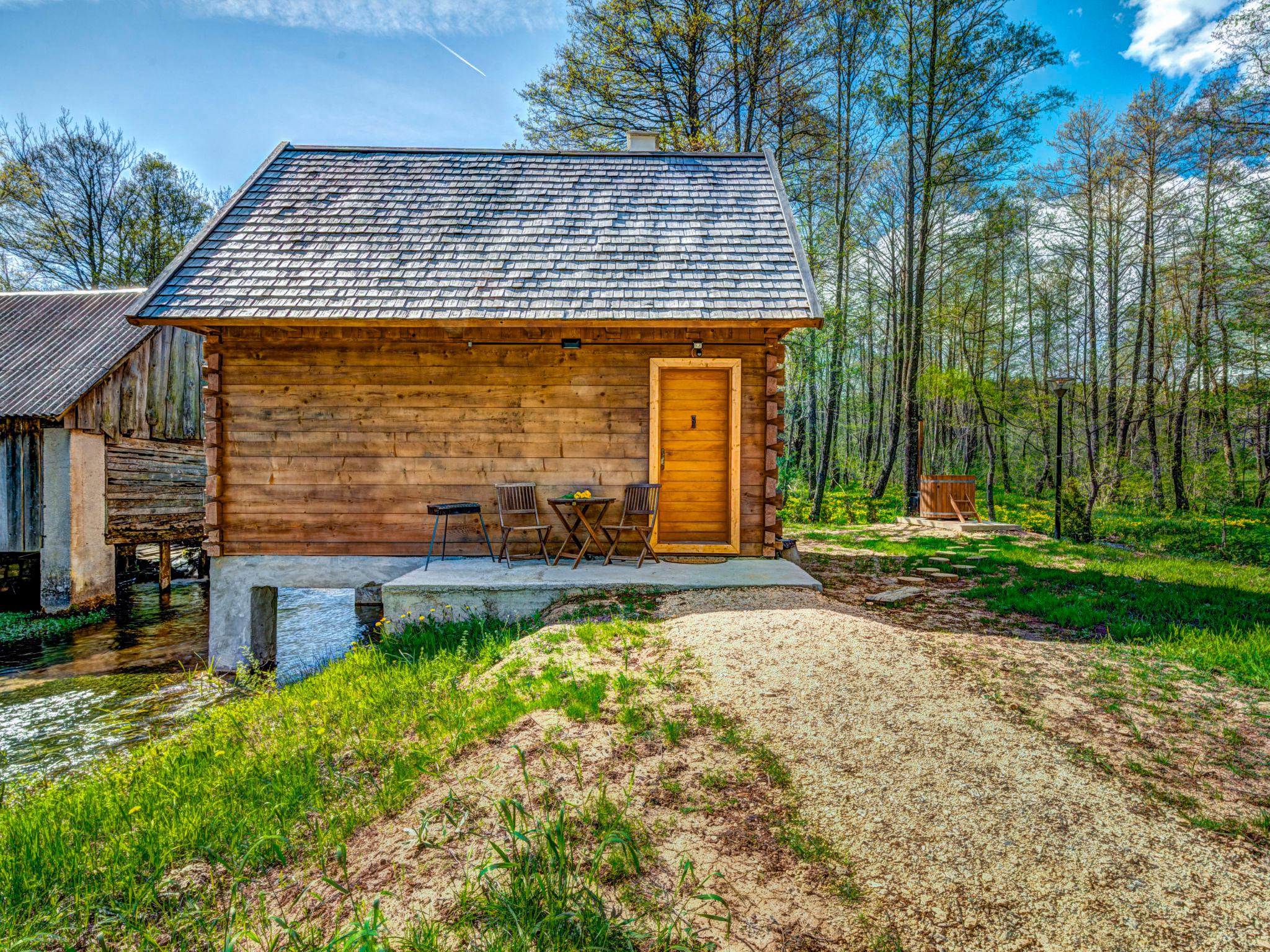 Foto 7 - Haus mit 1 Schlafzimmer in Plitvička jezera mit garten