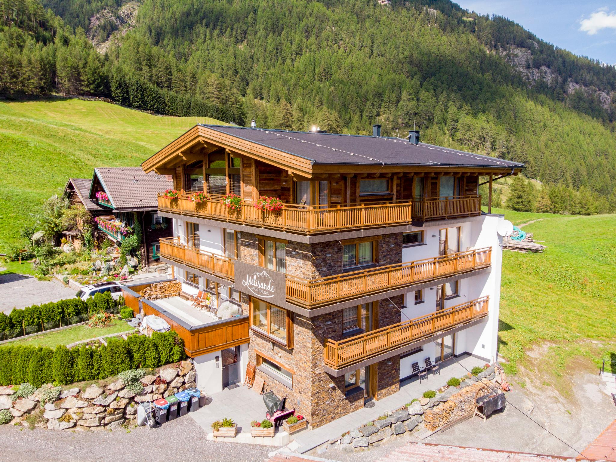 Foto 1 - Appartamento con 2 camere da letto a Sölden con sauna e vista sulle montagne