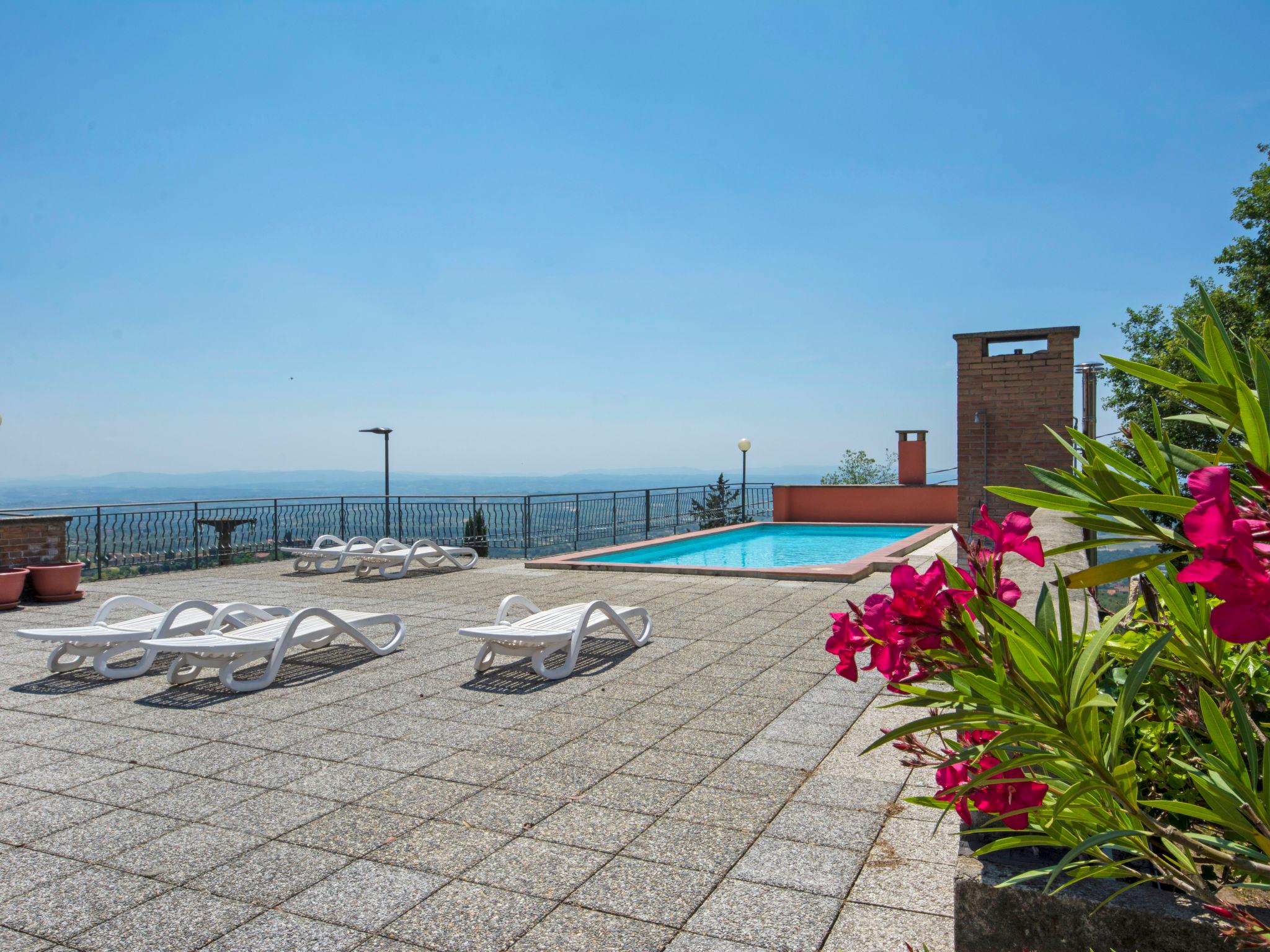 Photo 7 - 2 bedroom Apartment in Lamporecchio with swimming pool and garden