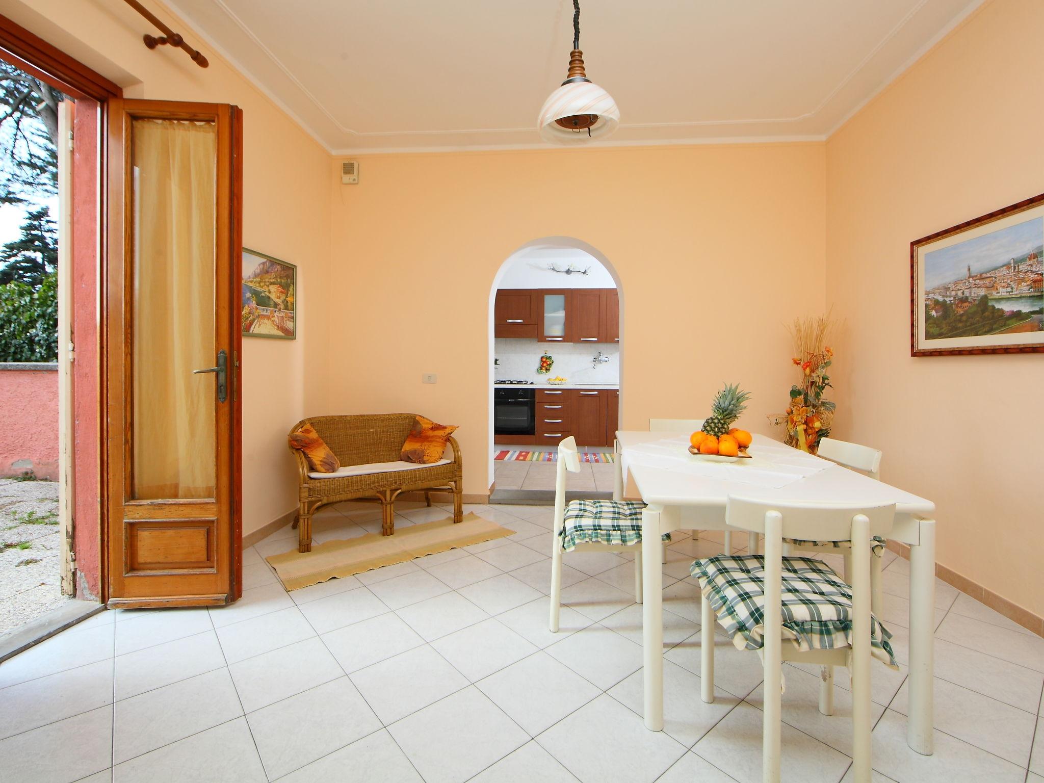 Photo 3 - 2 bedroom Apartment in Lamporecchio with swimming pool and garden