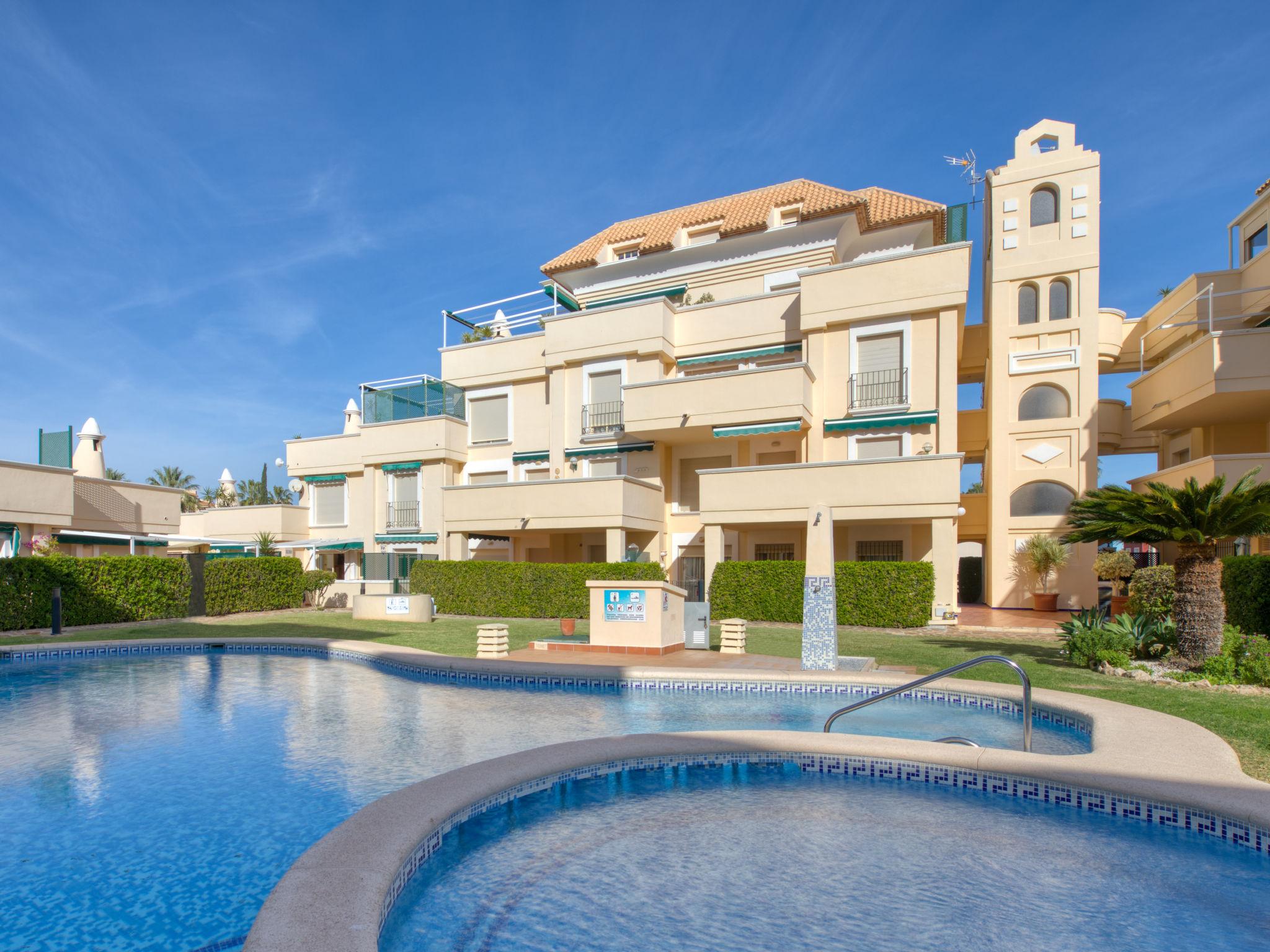 Foto 1 - Apartamento de 2 quartos em Dénia com piscina e vistas do mar