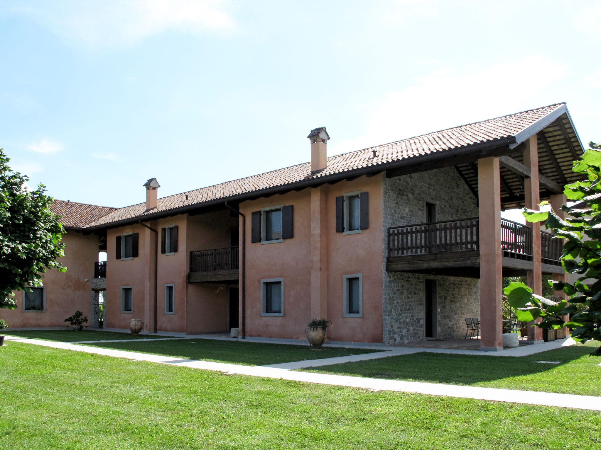 Photo 3 - Maison de 2 chambres à Povoletto avec piscine et jardin