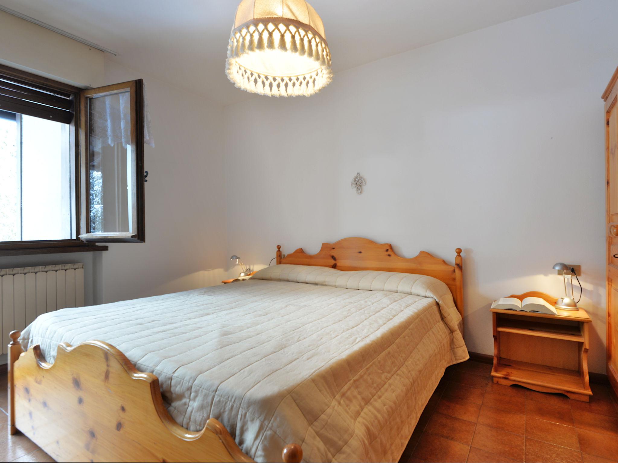 Foto 6 - Apartment mit 1 Schlafzimmer in Campitello di Fassa mit blick auf die berge