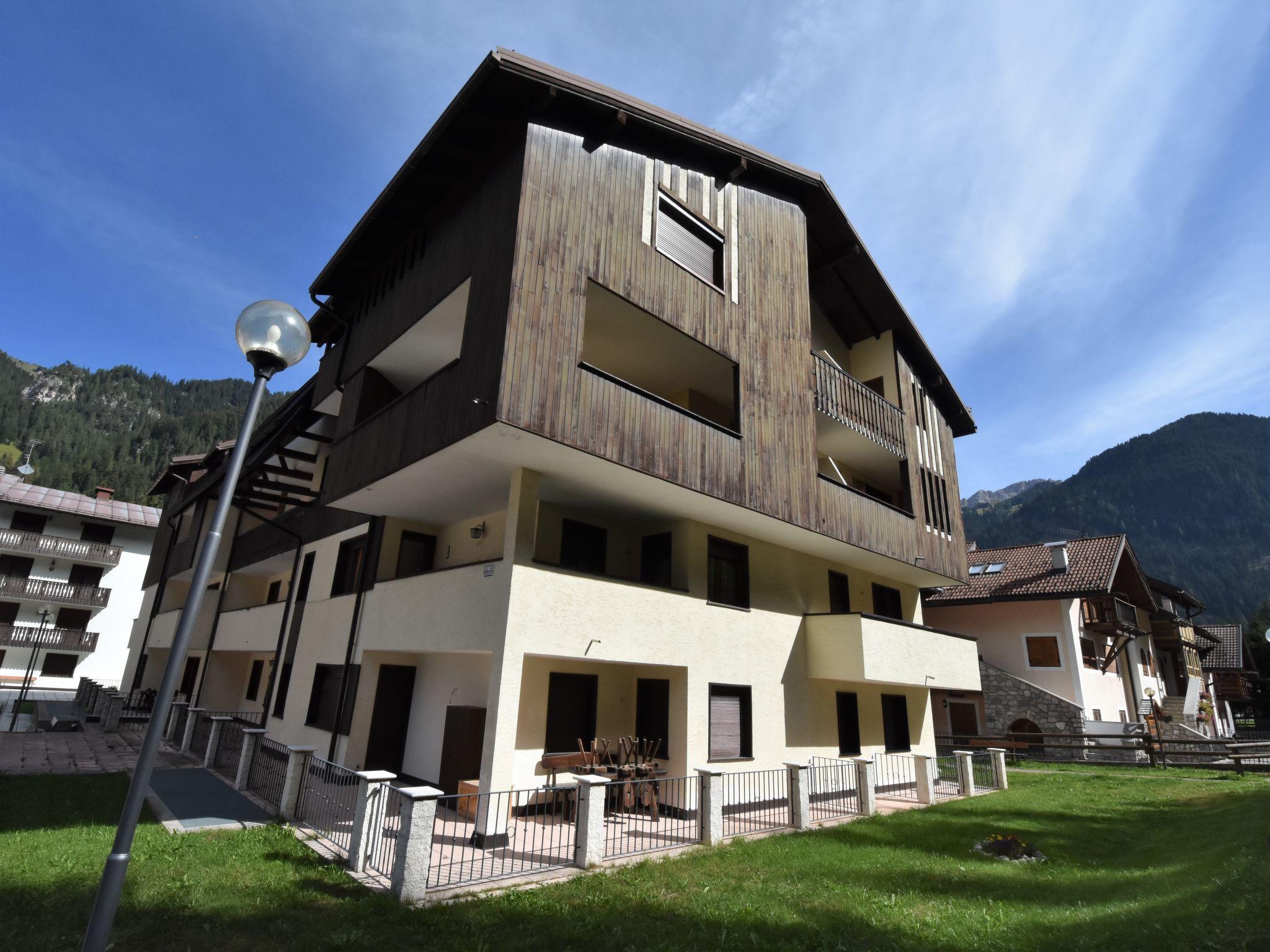Foto 3 - Apartamento de 1 habitación en Campitello di Fassa con vistas a la montaña
